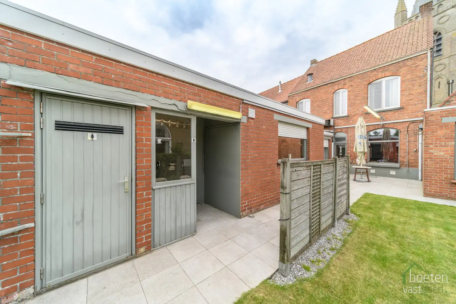 Reninge: eigendom met huidige handelsbestemming (café De Pollepel), eveneens geschikt voor woongebruik, op 444m² grondopp. foto 16