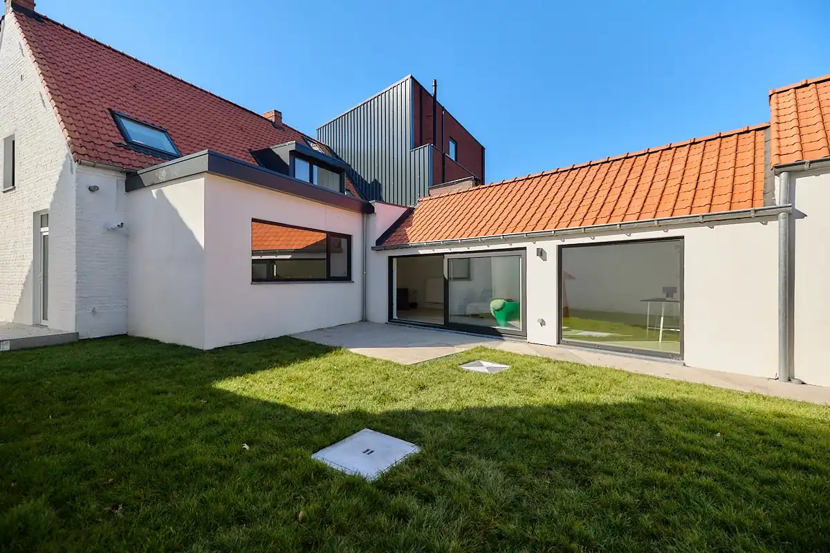 Gerenoveerde halfopen woning met 3 slaapkamers, bureau, parking en tuin in Sint-Denijs-Westrem foto 23