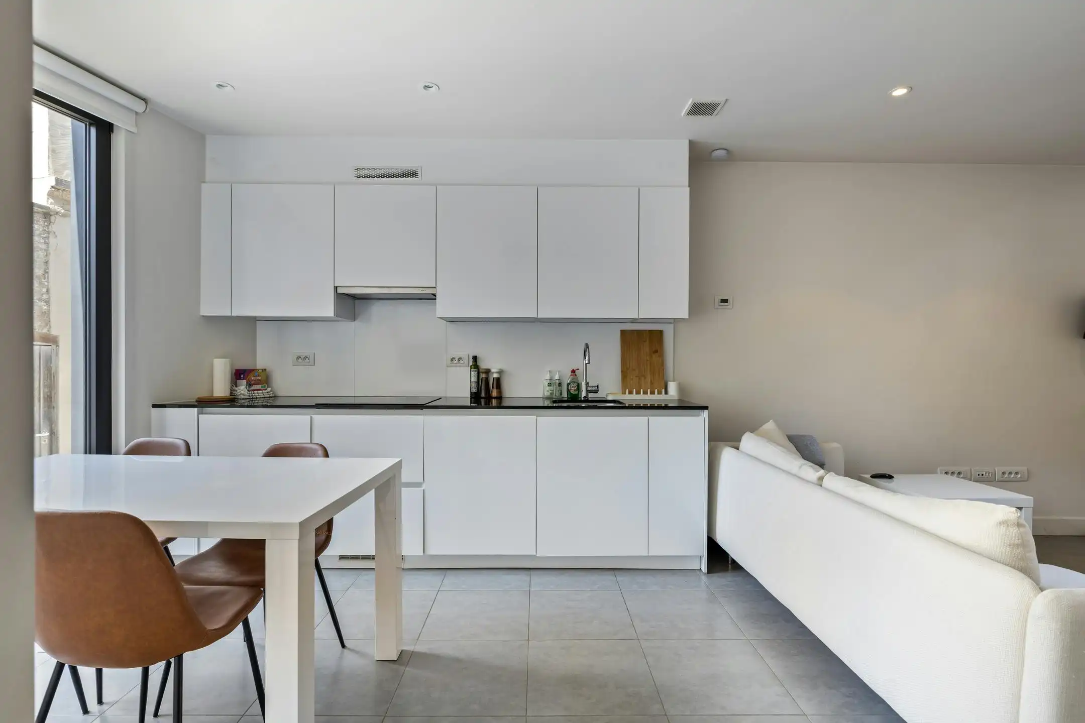 Moderne stadswoning met 2 slaapkamers in hartje Gent te koop foto 2