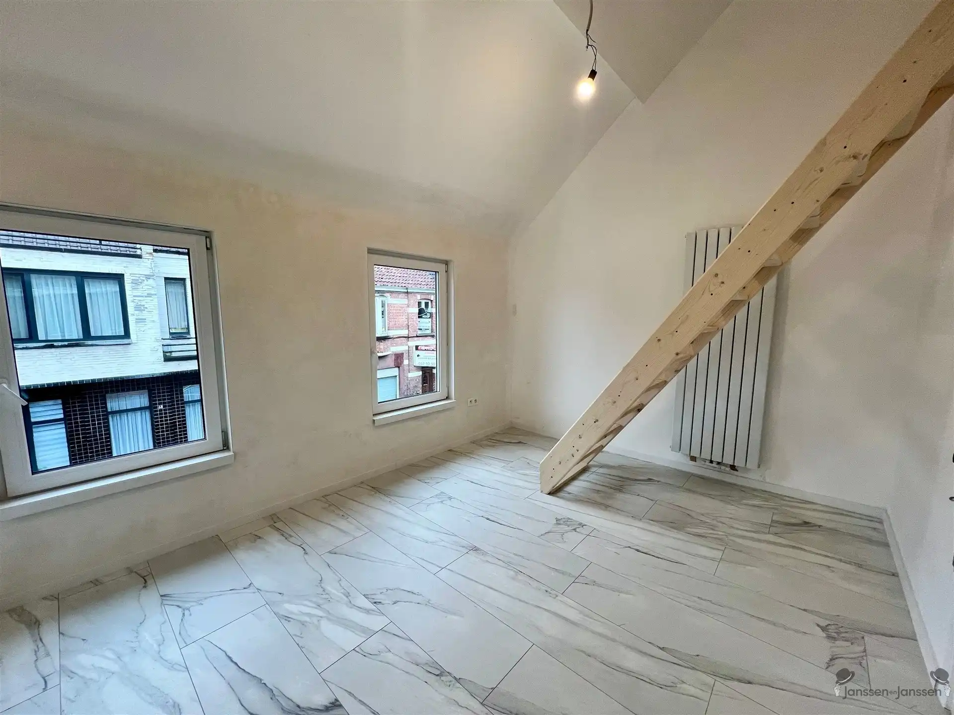 Gerenoveerde rijwoning met 2 slaapkamers foto 7
