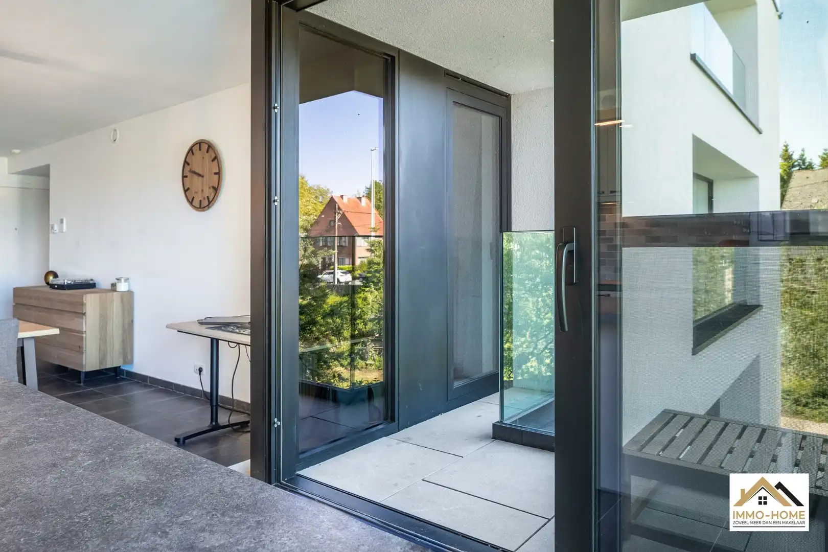 Instapklaar modern appartement met autostaanplaats foto 7