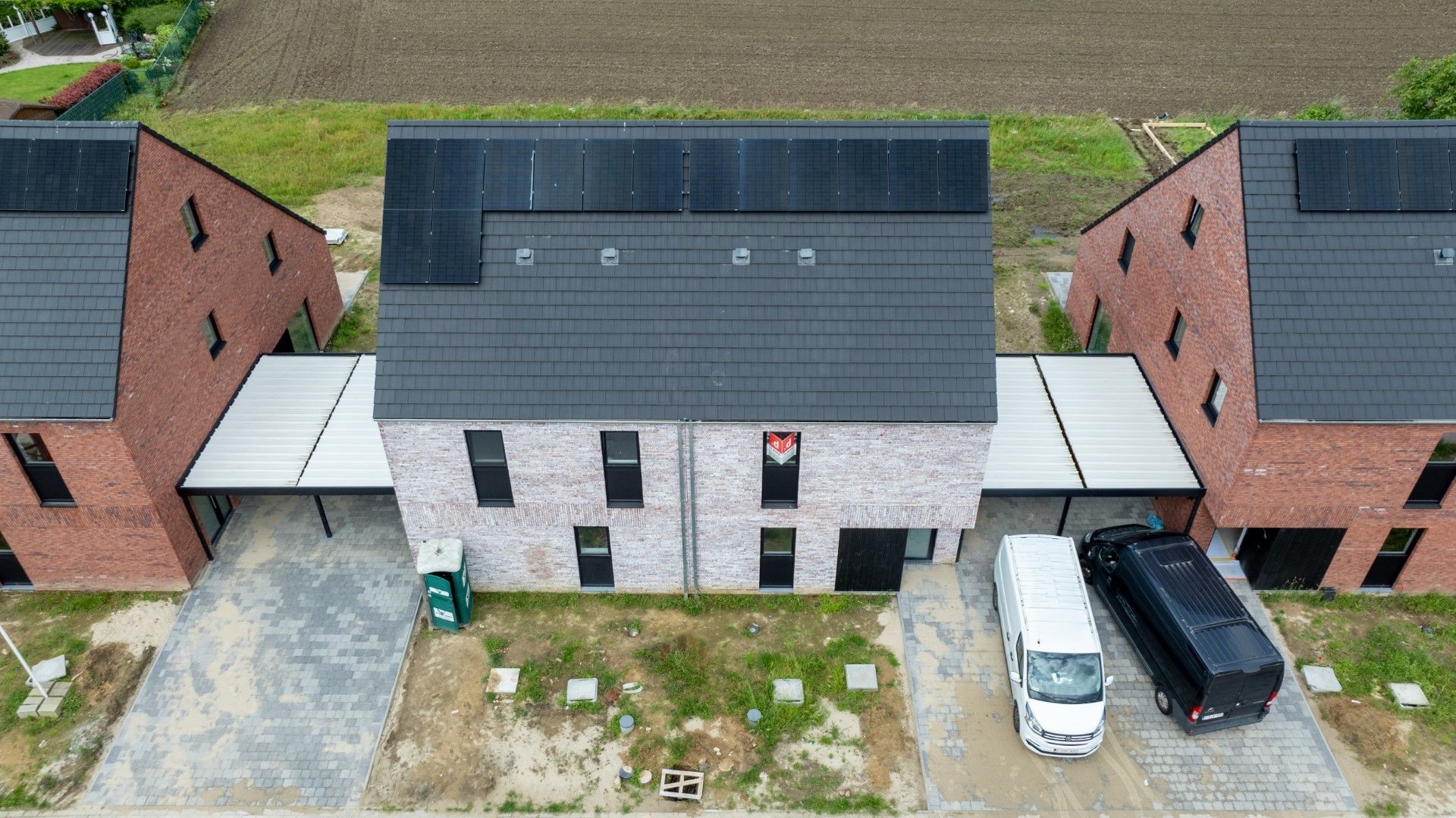 Energiezuinige halfopen bebouwing met prachtig zicht foto 8