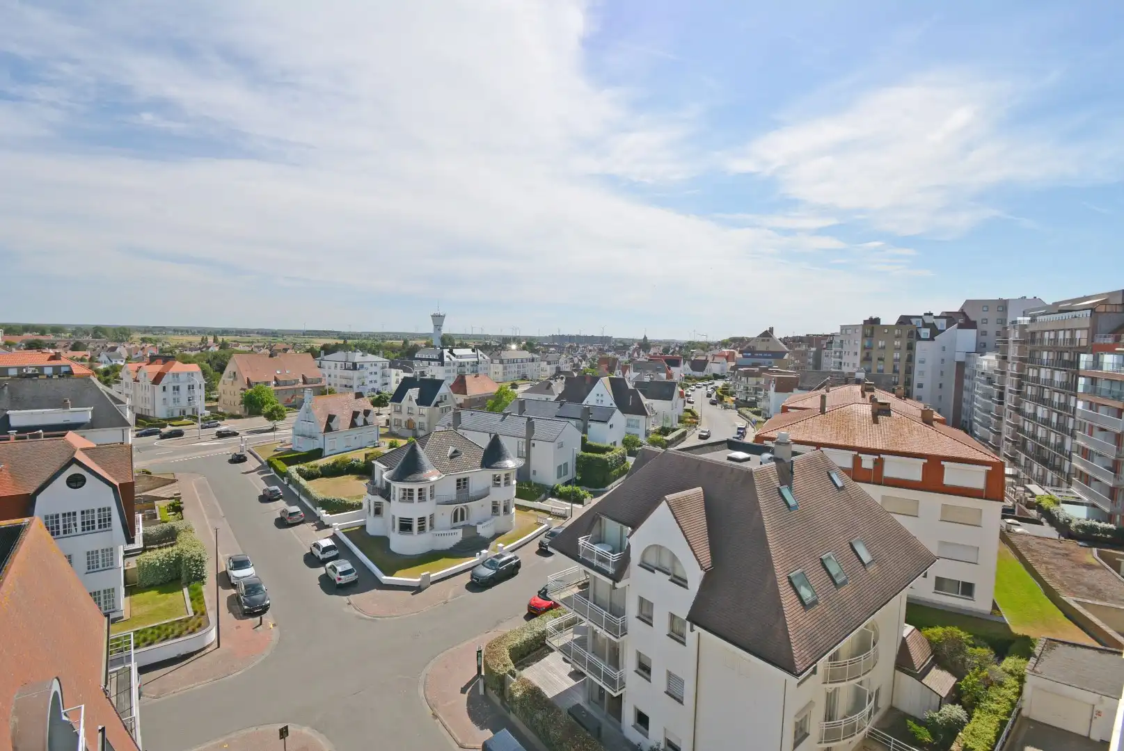 Ruim en lichtrijk hoek appartement met 2 slaapkamers foto 12