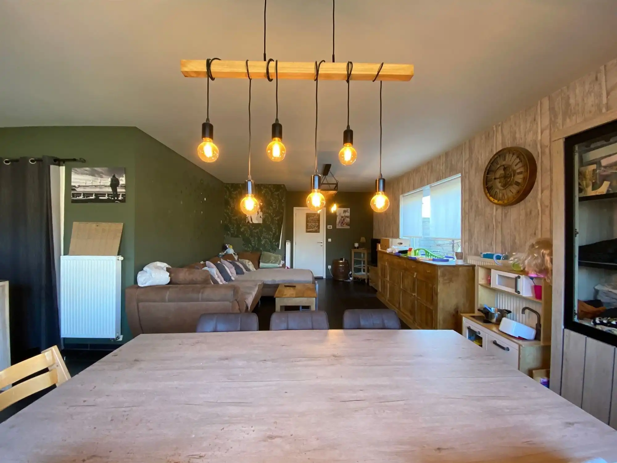 Halfopen bebouwing met drie slaapkamers in rustige woonwijk foto 5