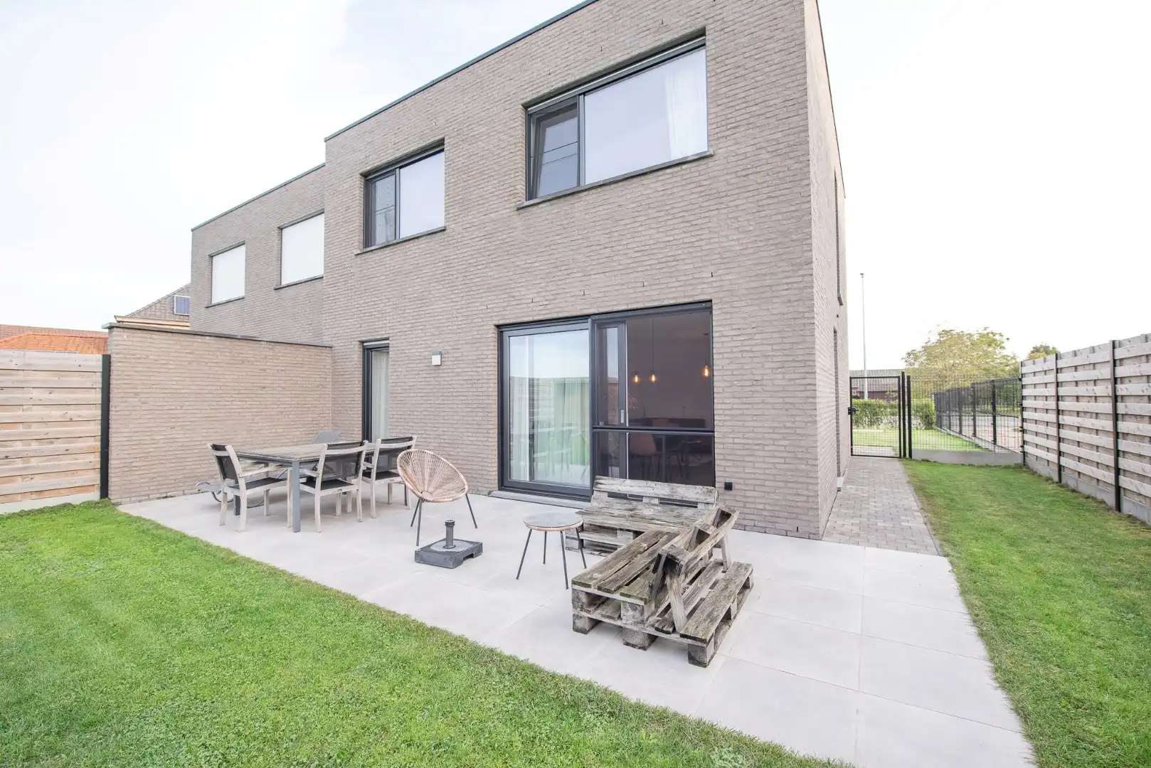 Ruime en instapklare woning te huur met 3 slaapkamers foto 18