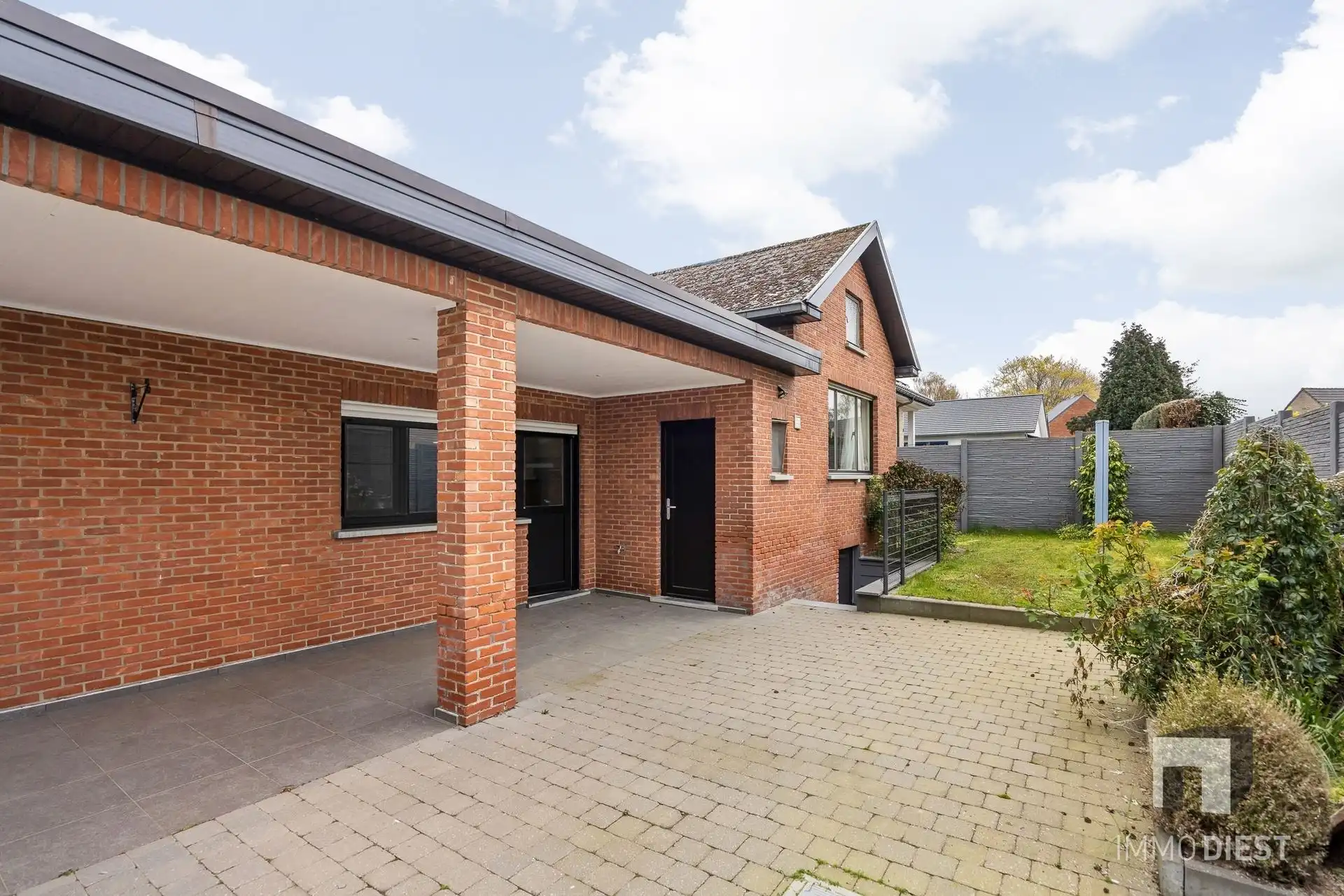 Op te knappen betaalbare split-level woning te Schaffen, kort bij de Bossen van Hees foto 27