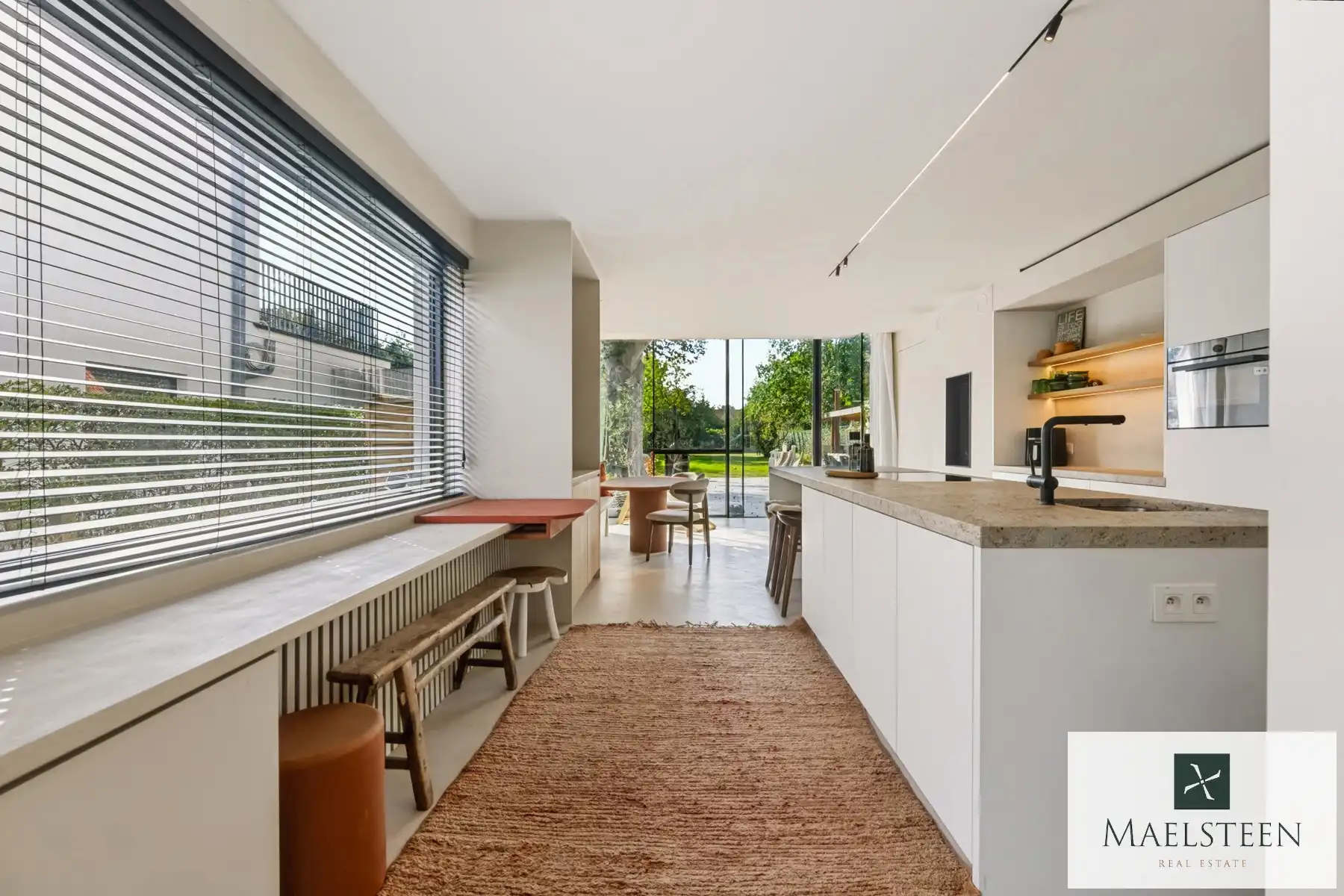 Top afgewerkte, instapklare villa op 1076 m² in Sint-Andries foto 14