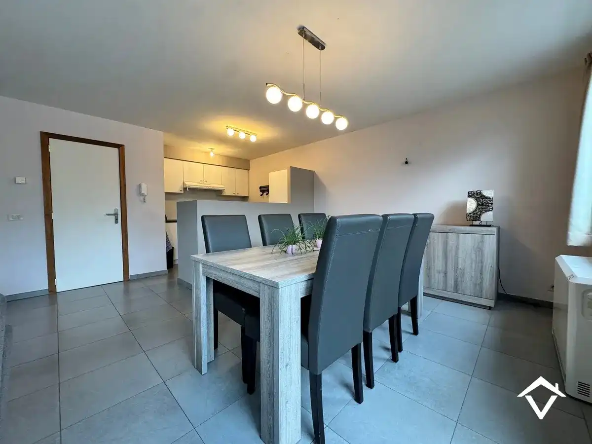 Instapklaar appartement met 2 slaapkamers en garage te Torhout foto 9