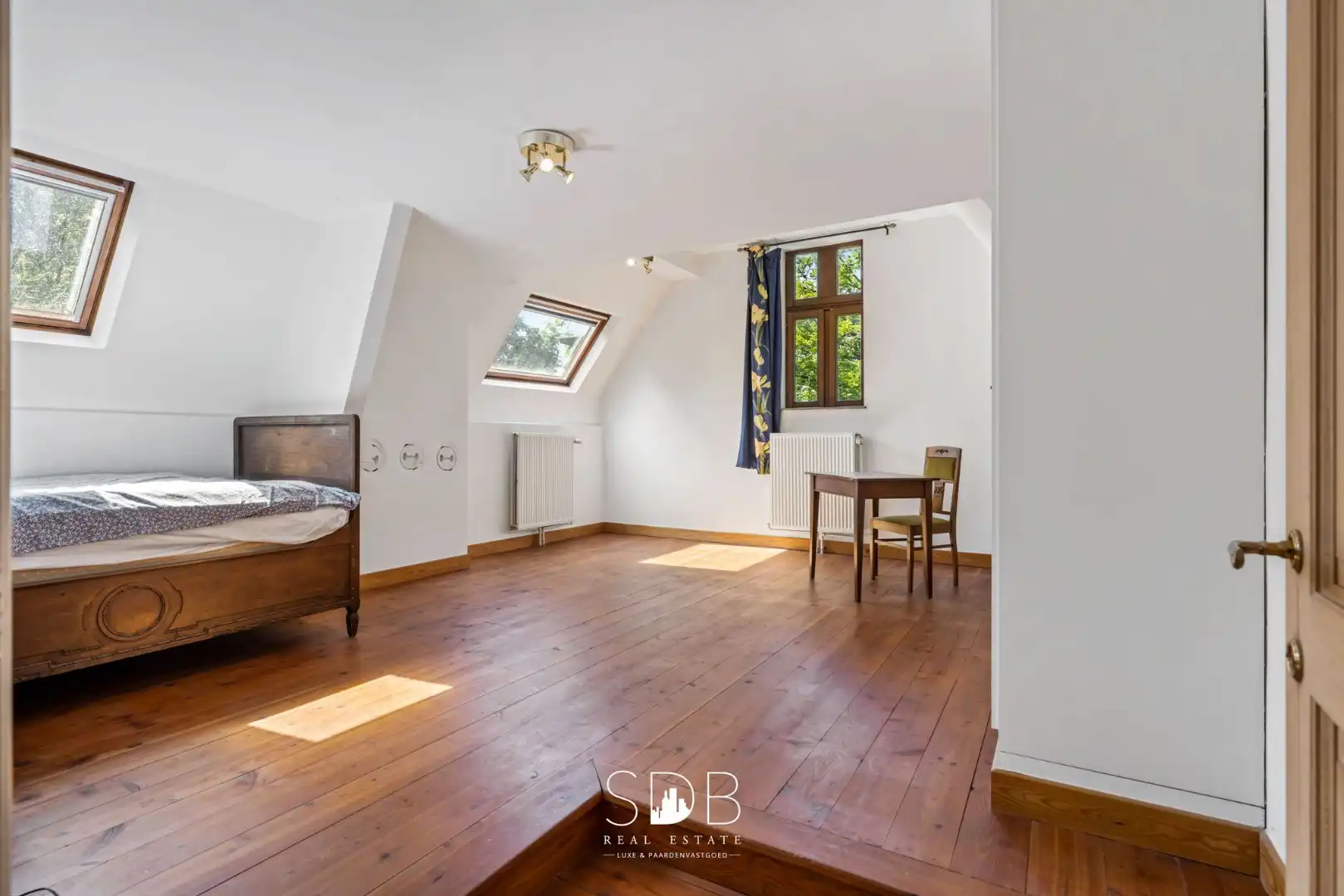 Prachtig kasteel met omringend park, weilanden en stalgebouw op circa 5hectare foto 24