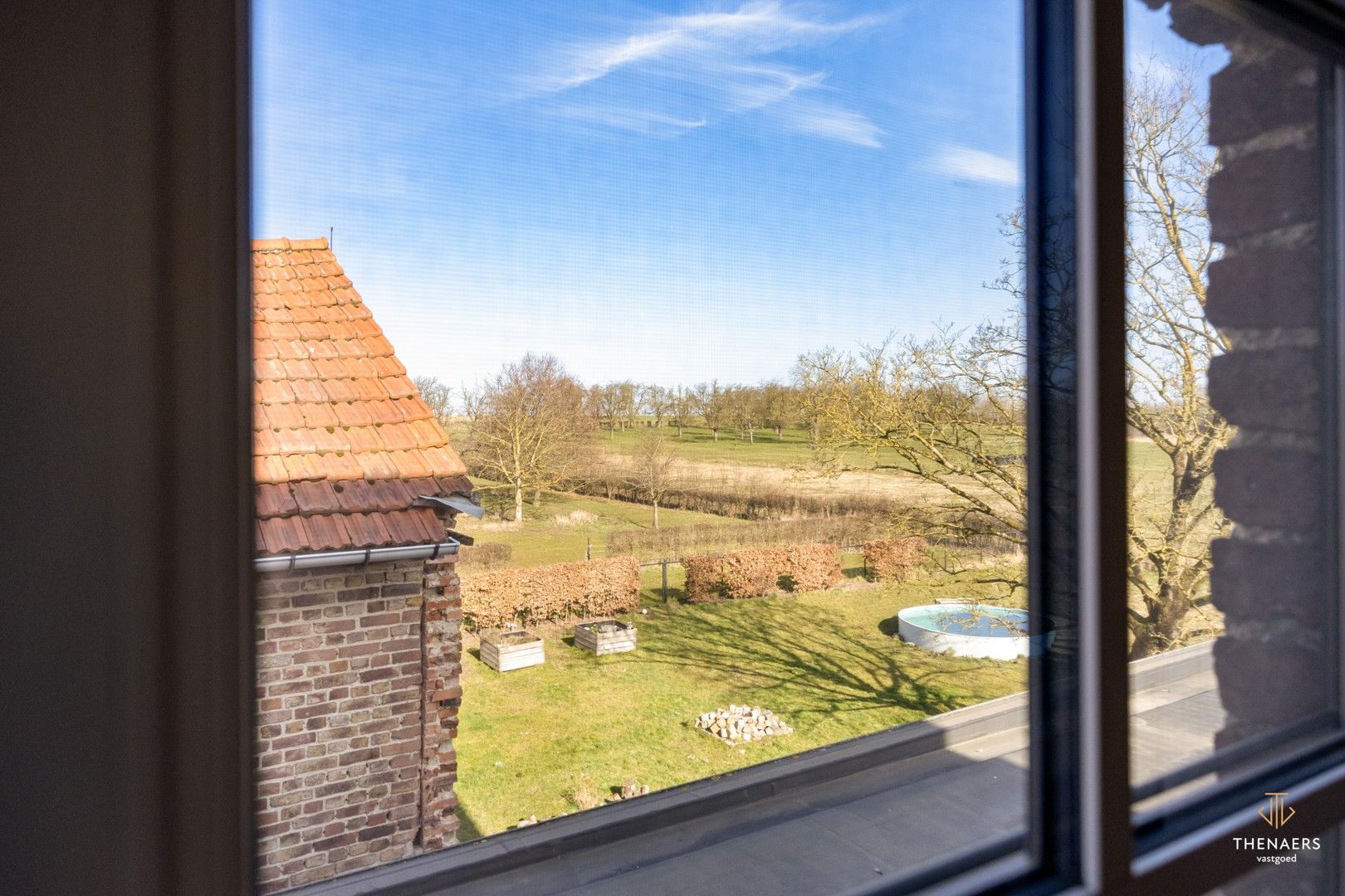 Prachtige, volledig gerenoveerde landelijke woning met ruime tuin in Gingelom (Jeuk). foto 26