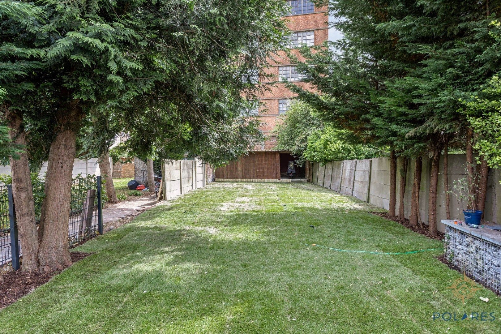 Instapklare woning met 4 slaapkamers en tuin foto 23