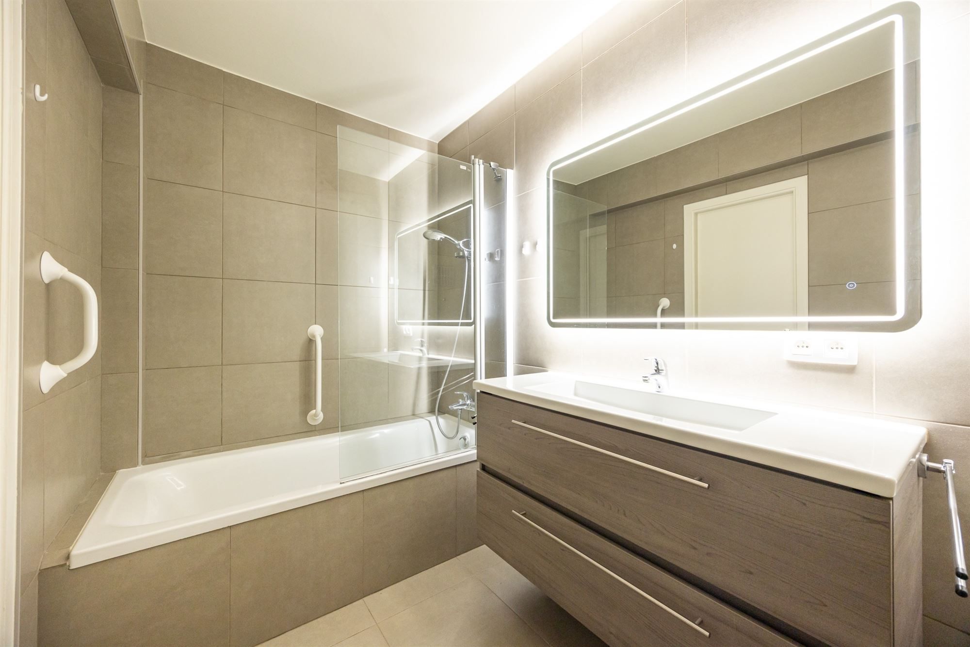 Ruim app. met 3 slpkmrs en 2 terrassen op TOPlocatie foto 12