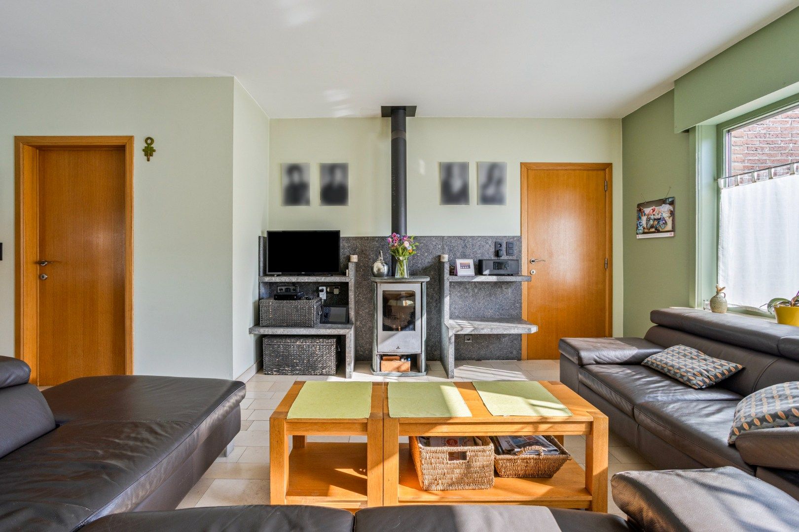 Heel ruime woning met 6 kamers in een oase van rust! foto 5