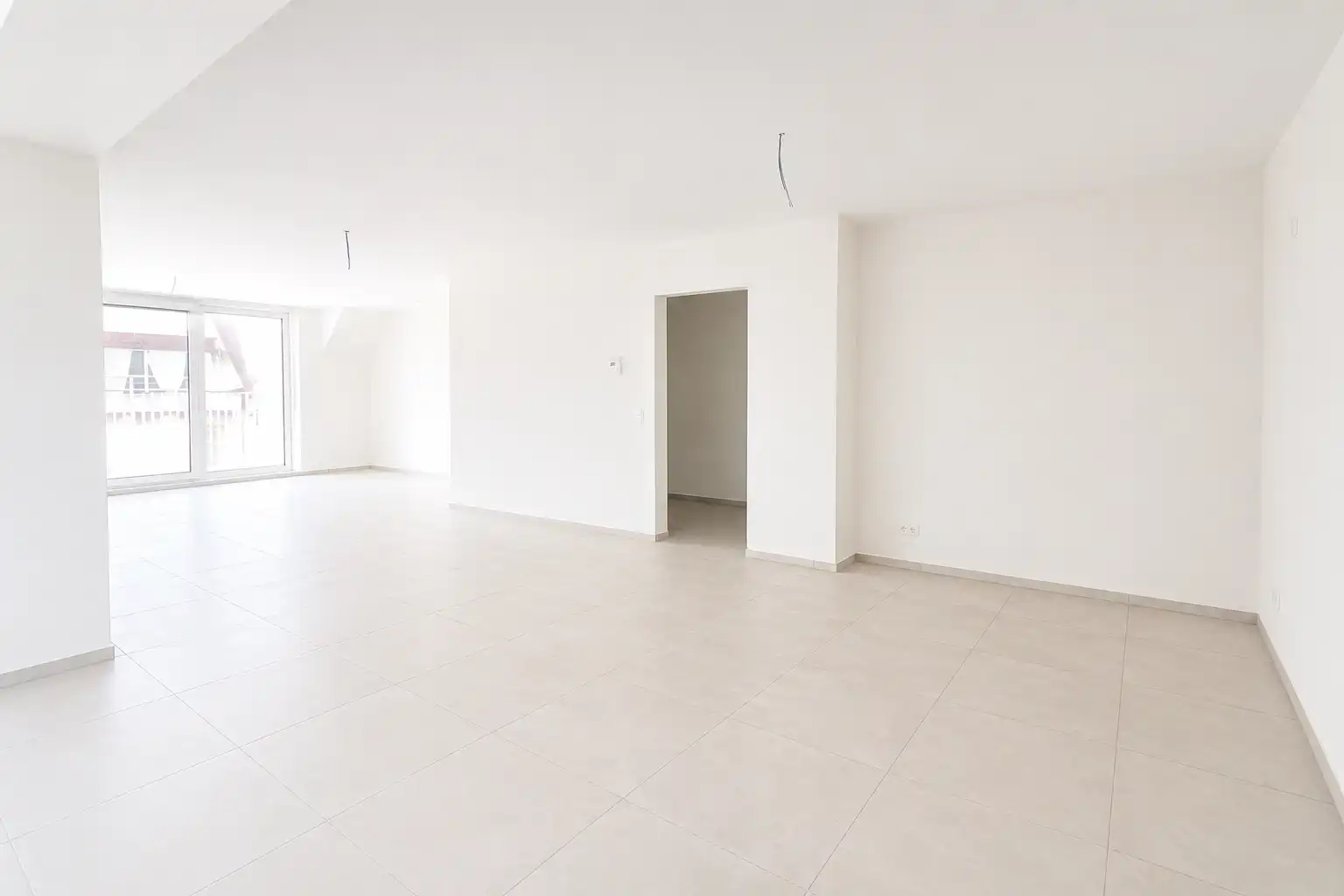 Prachtig 3-slaapkamerappartement met hoogwaardige afwerking, lichtrijke leefruimte en grote terrassen. foto 2