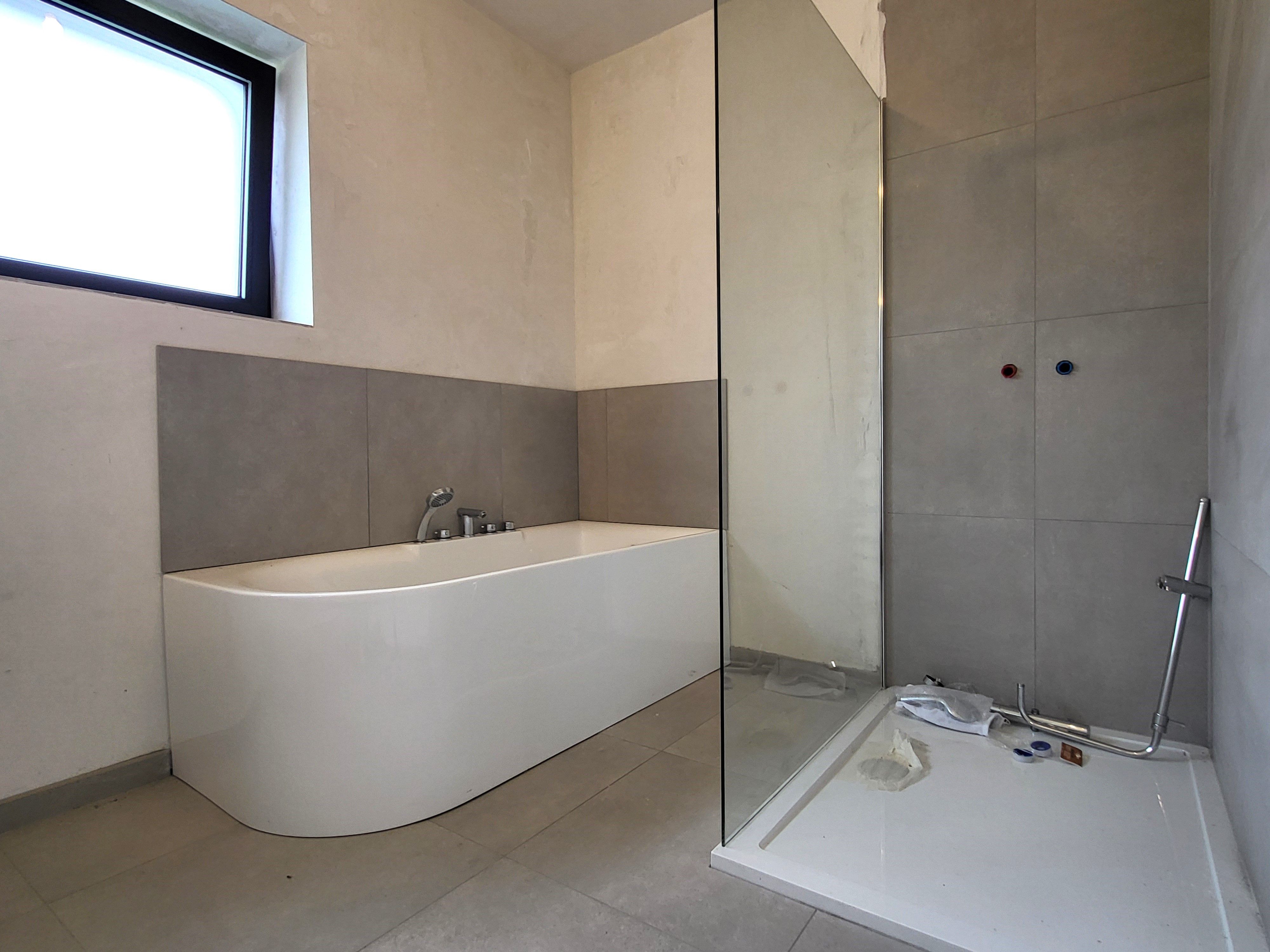 Volledig gerenoveerde, energiezuinige bungalow op 556m² met prachtig aangelegde tuin. Topper! foto 14