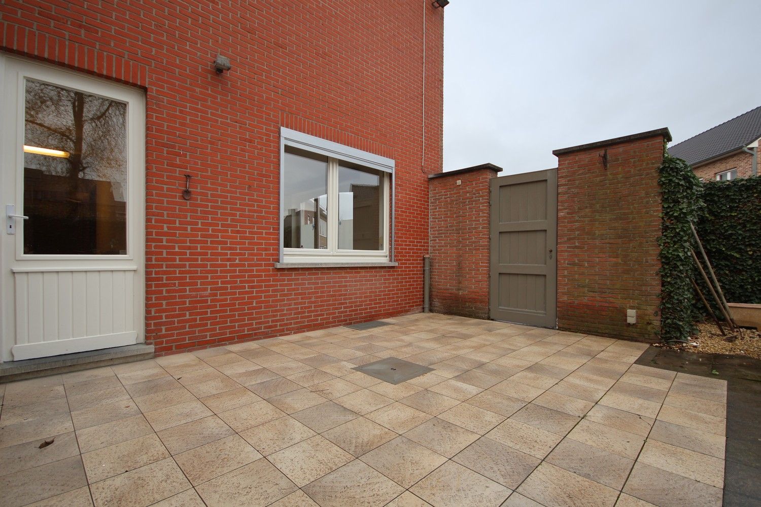 Ruime woning met 3 slaapkamers en tuin midden in het centrum foto 15