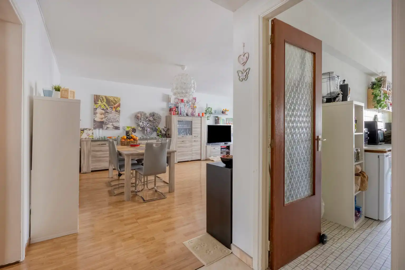 Instapklaar appartement van 103 m² met terras foto 2