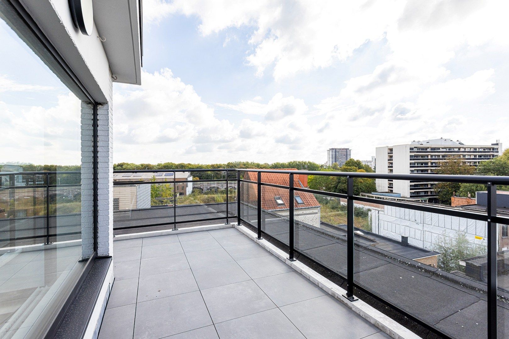 Penthouse (vernieuwbouw) gelegen op de 5de verdieping nabij Roma! foto 11