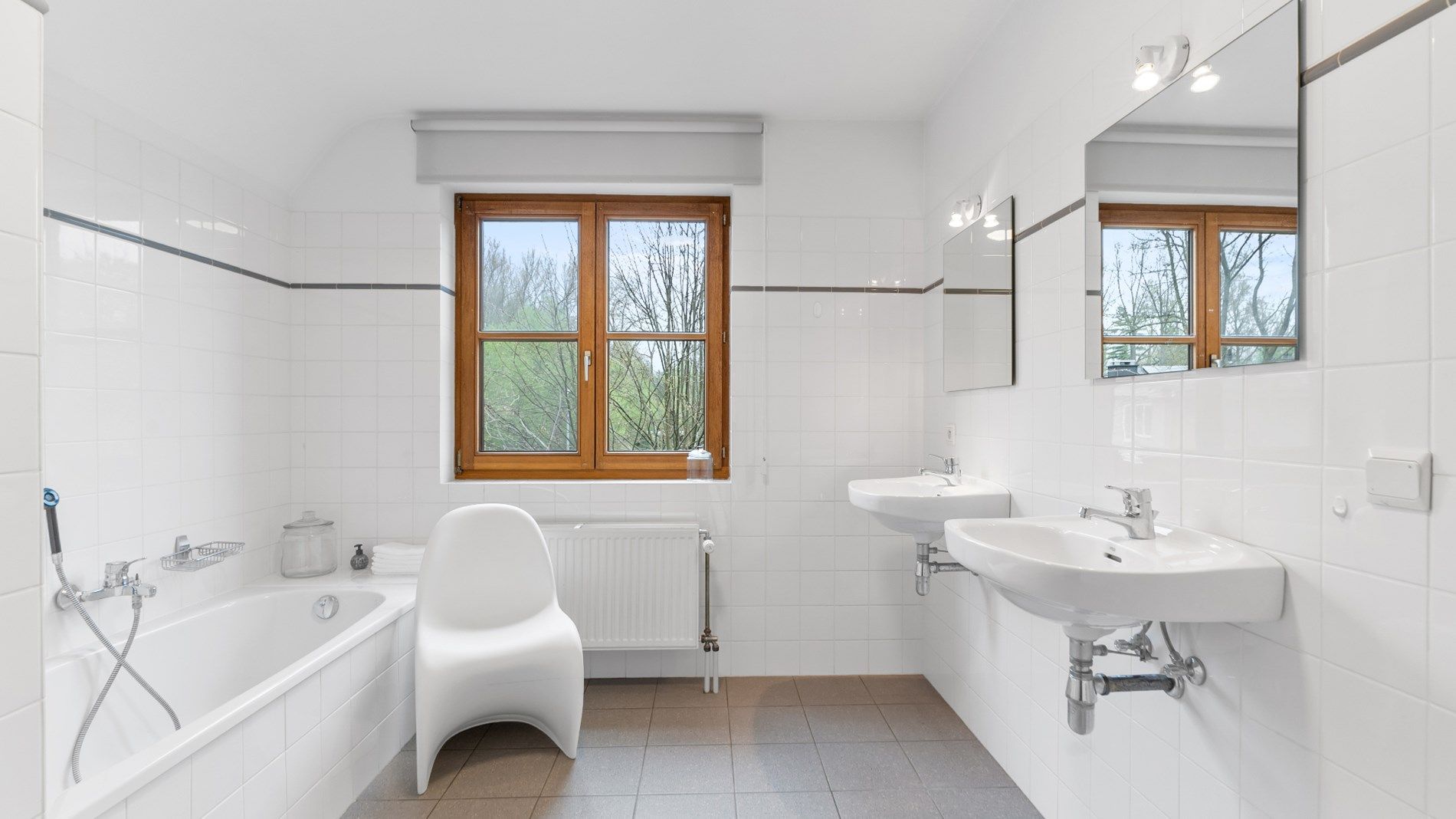 Zeer degelijk gebouwde woning met 3/5 slpks in een doodlopende straat in het centrum ! foto 28