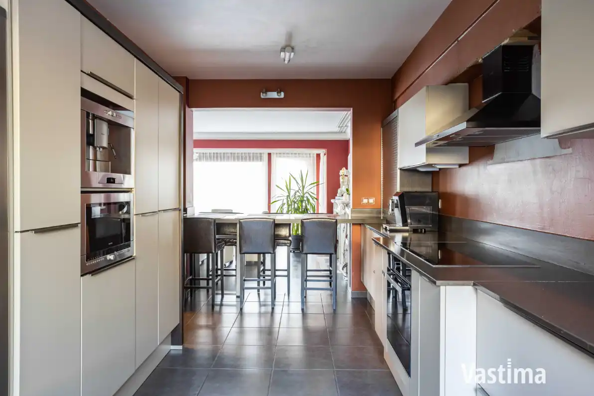 Instapklare dokterswoning met garage en 5 slaapkamers foto 15