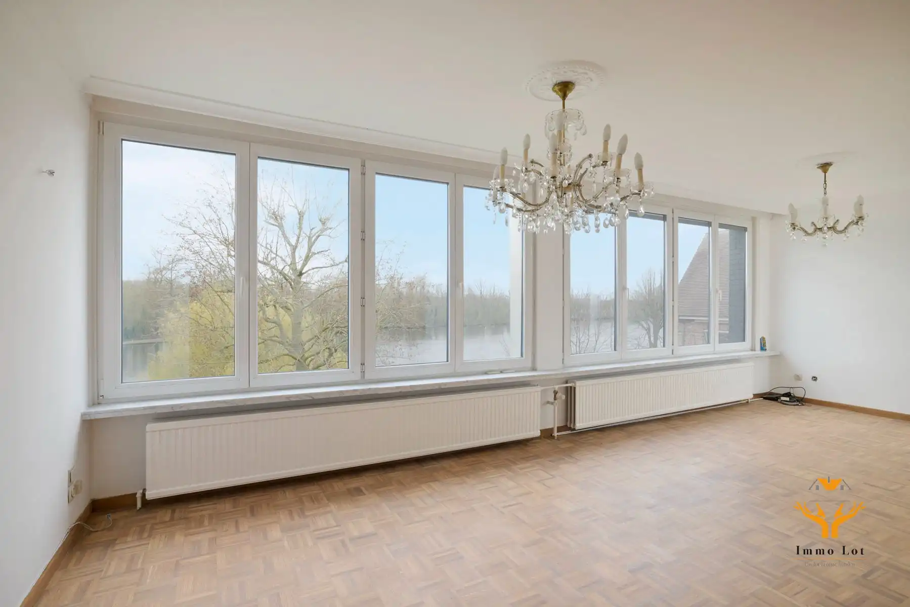 Ruim appartement met panoramisch zicht op het Donkmeer foto 5