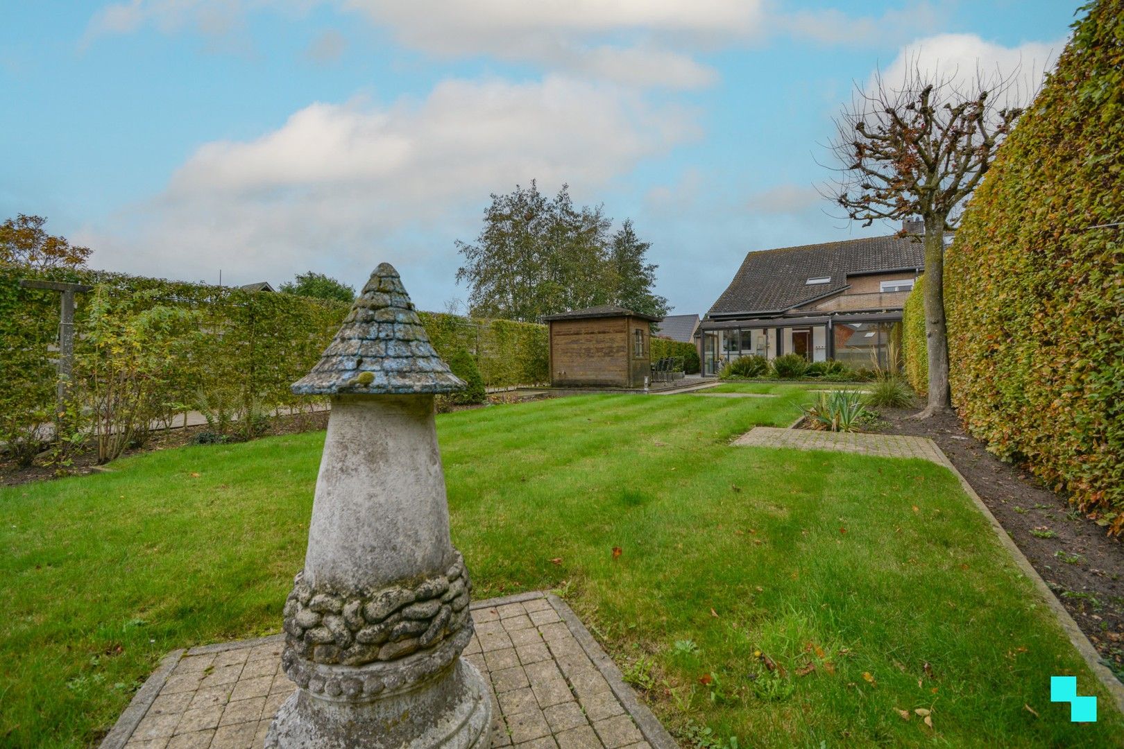 Verrassend ruime HOB met praktijk te Sint-Henricus foto 2