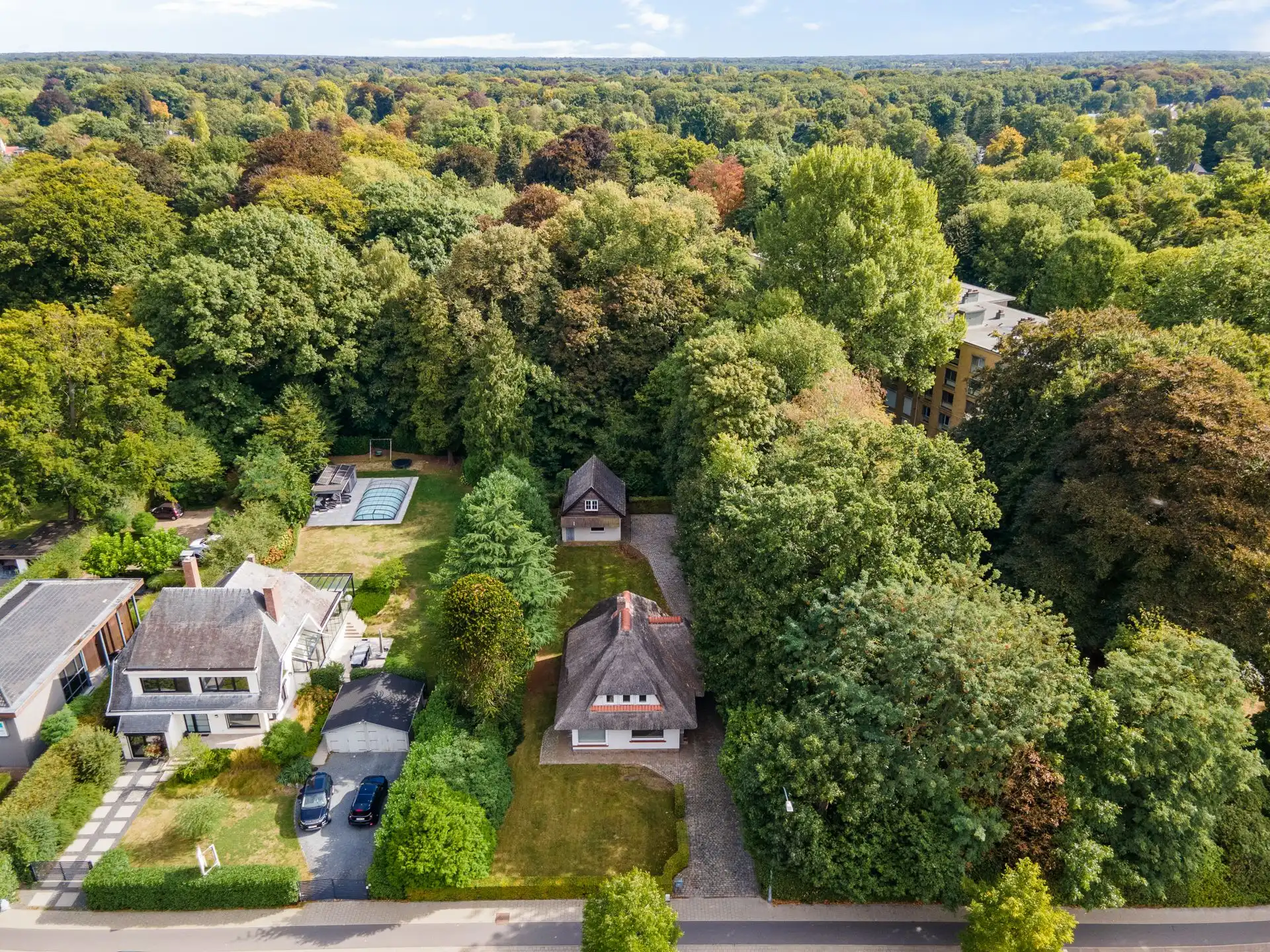 Vrijstaande  charmante villa onder rieten dak op toplocatie in Kapellen foto 24