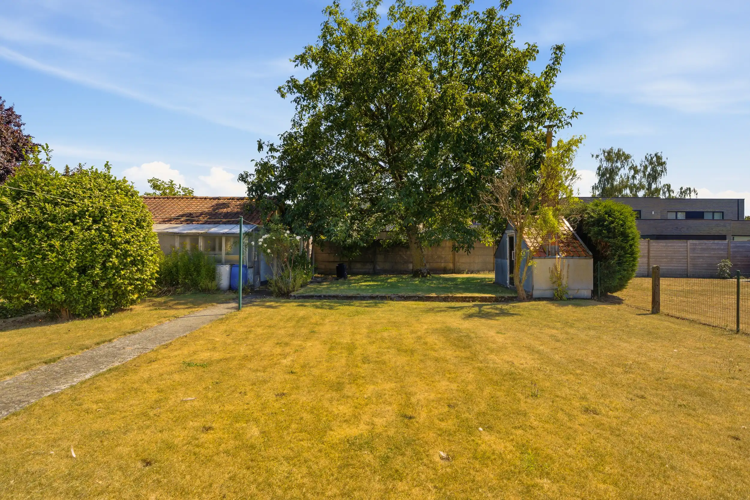 Renovatieproject met 4 slaapkamers en zonnige tuin! foto 13