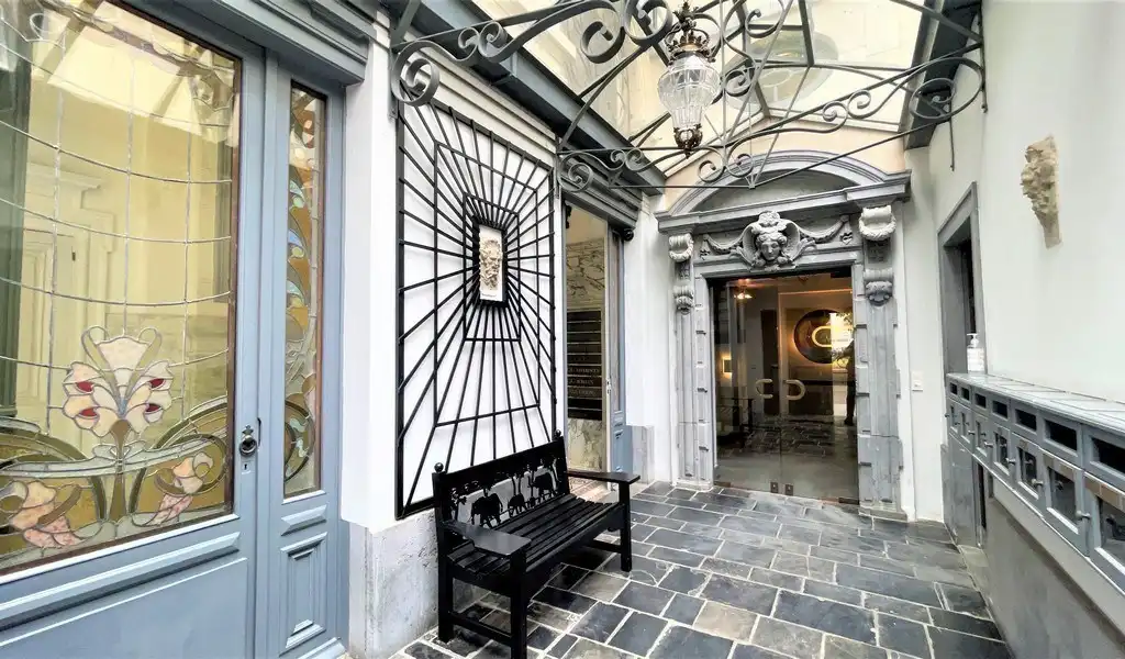 Kantoren te huur  in prachtig herenhuis te Antwerpen foto 3