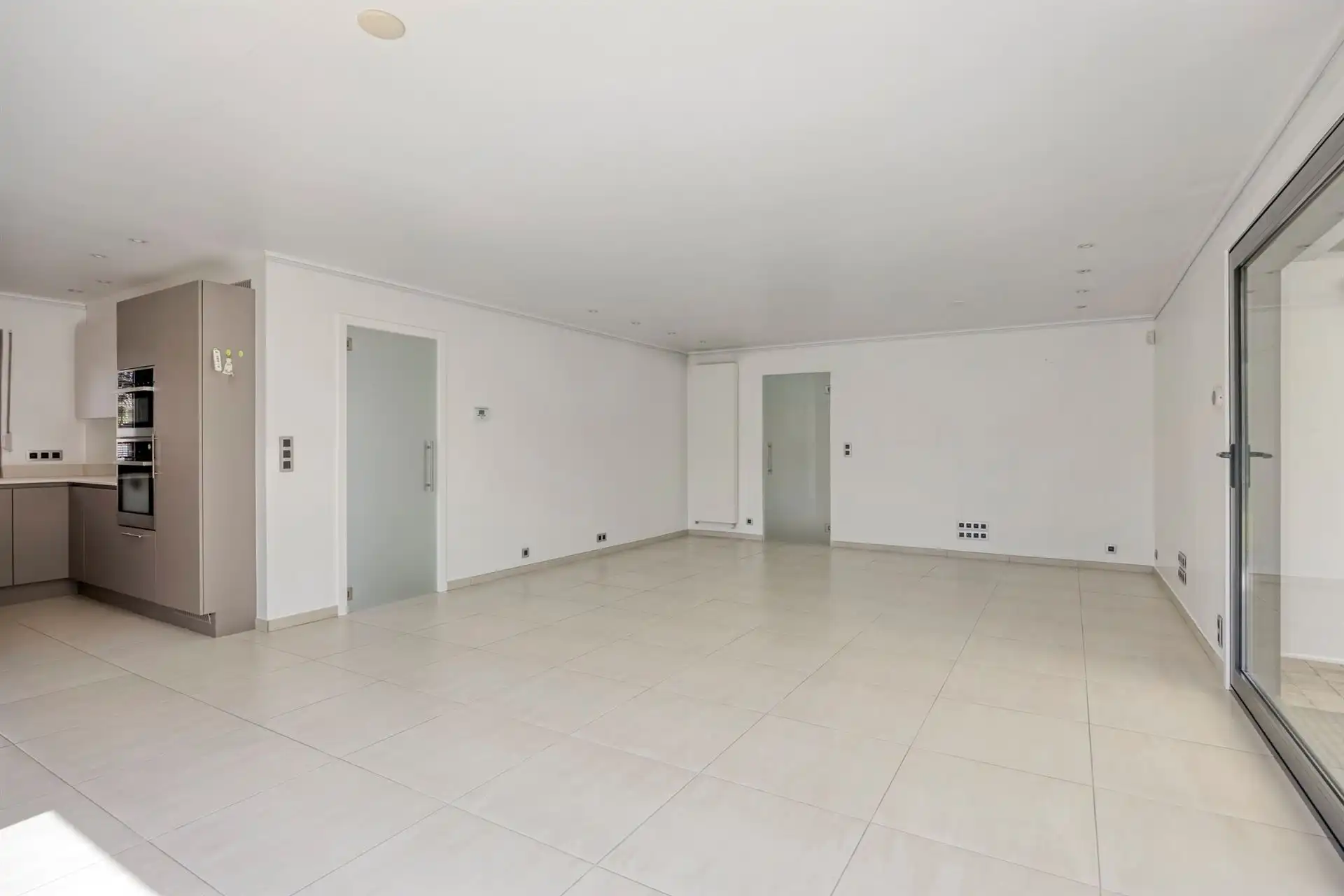 Instapklare laagbouwwoning met 3 slaapkamers en garage foto 3