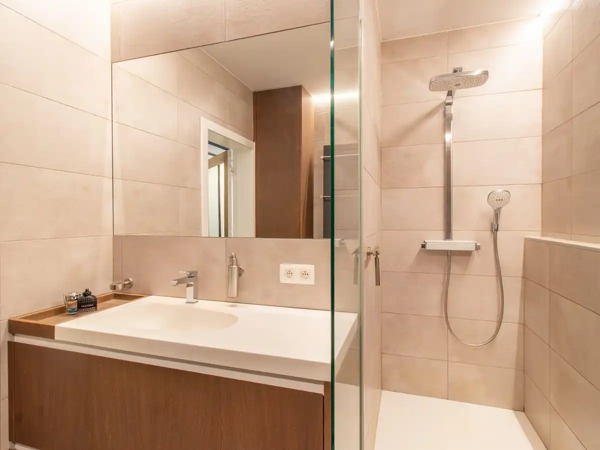 Instapklaar 2 slaapkamerappartement in Mortsel foto 9