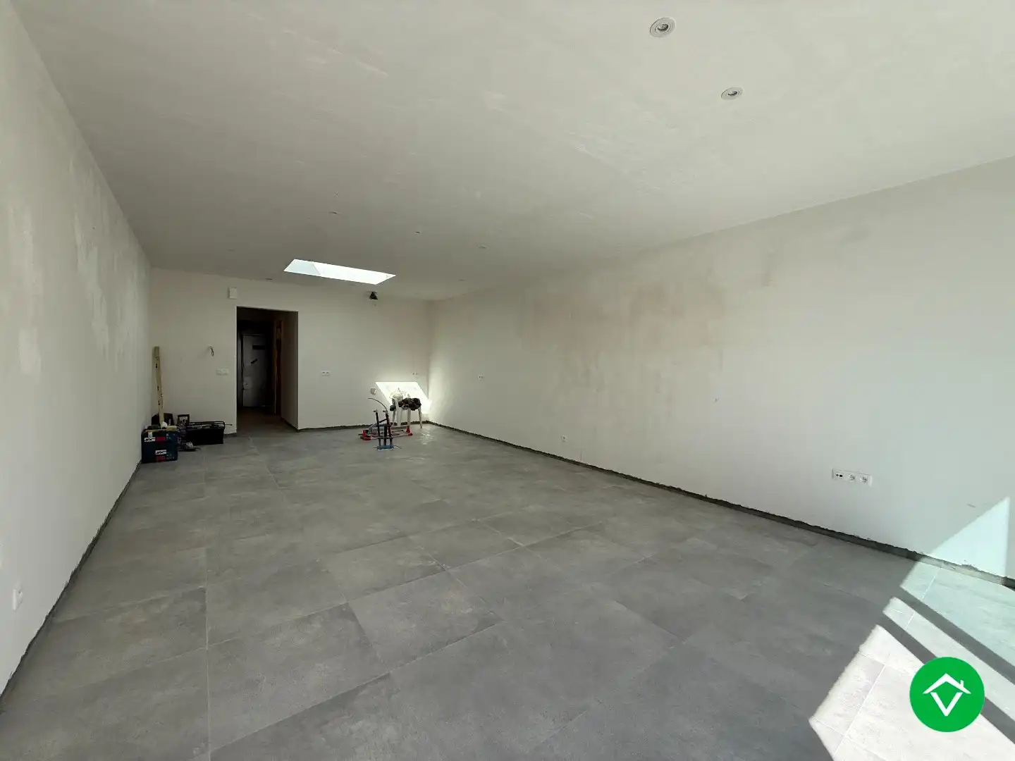 Centraal gelegen nieuwbouwwoning met 3 slaapkamers, tuin en overdekte autostaanplaats foto 5