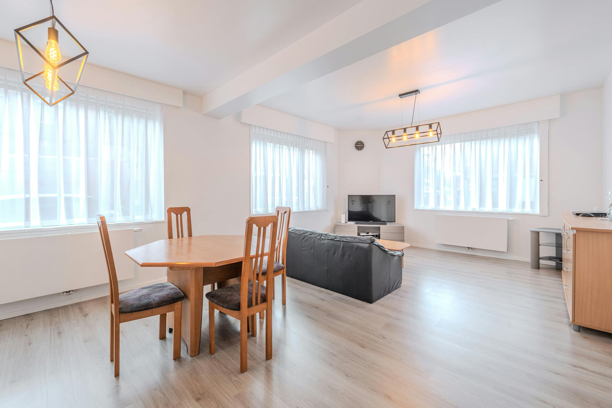 Opbrengsteigendom te koop met 3 vergunde entiteiten foto 18