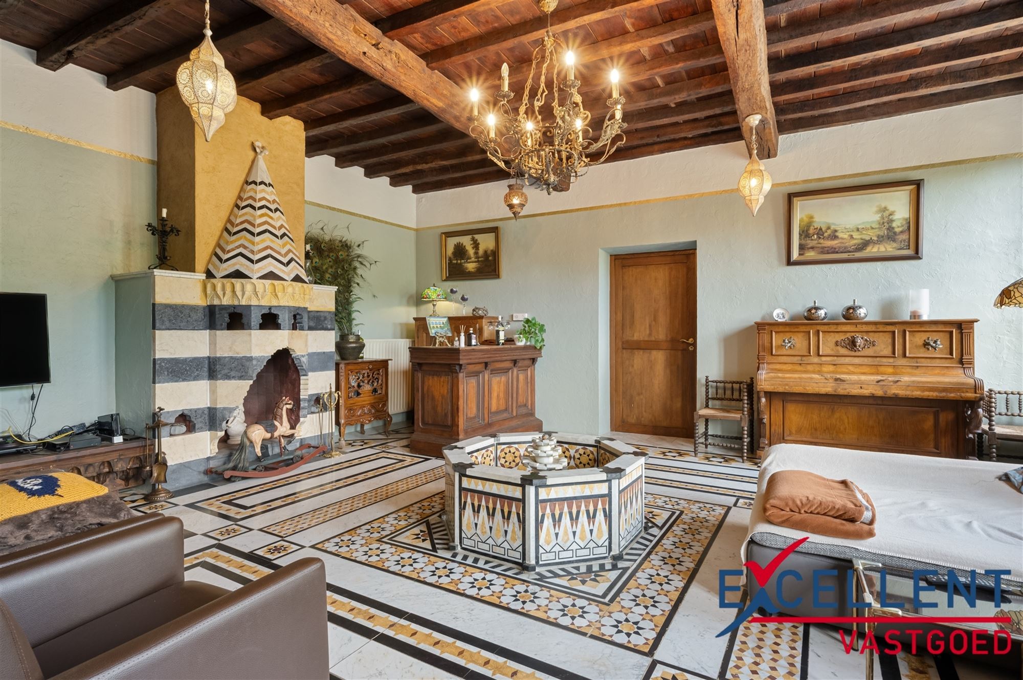 Karaktervolle villa met weides en stallen te koop foto 13
