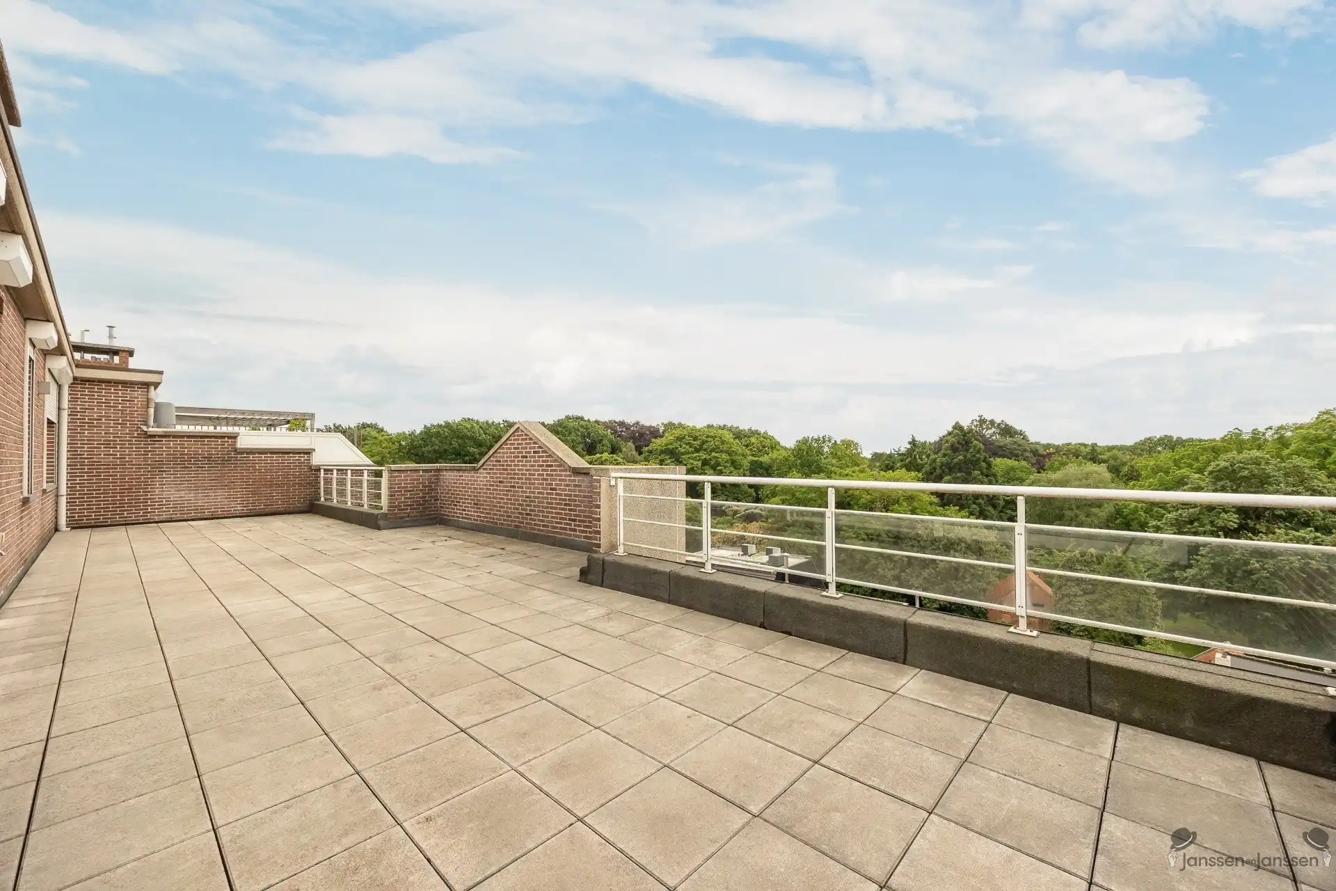 Lichtrijk penthouse met ruime terrassen en panoramisch uitzicht! foto 15