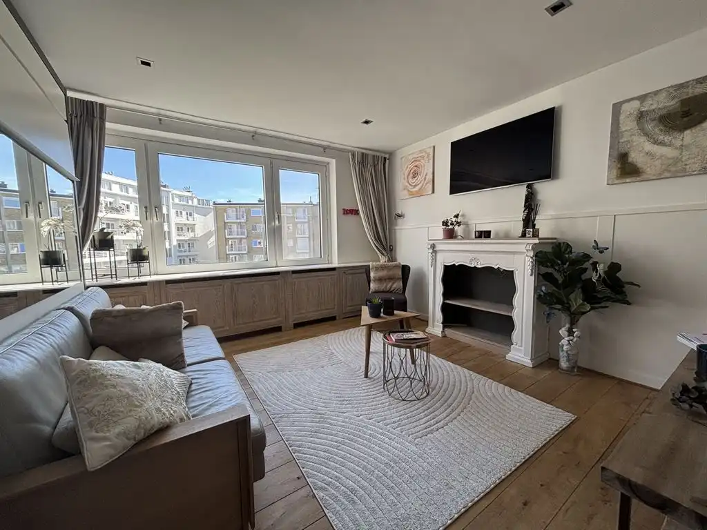 Instapklaar, gerenoveerde studio op topligging in Knokke foto {{pictureIndex}}