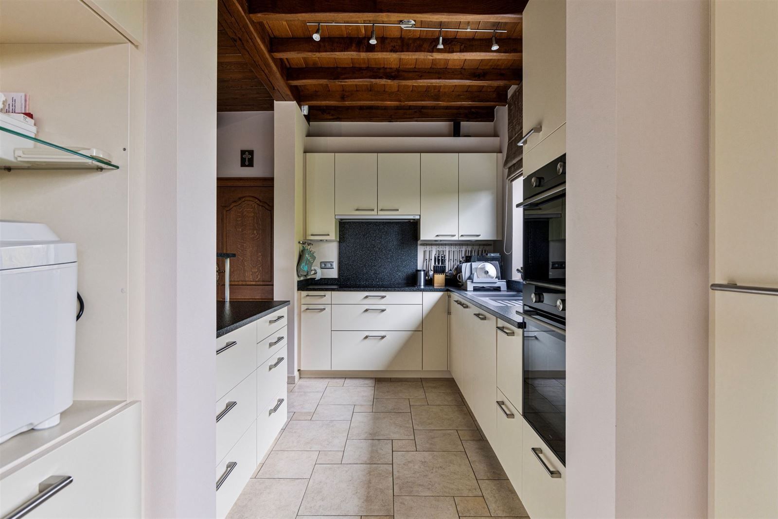 Ruime 3 gevel met 4 slaapkamers foto 8