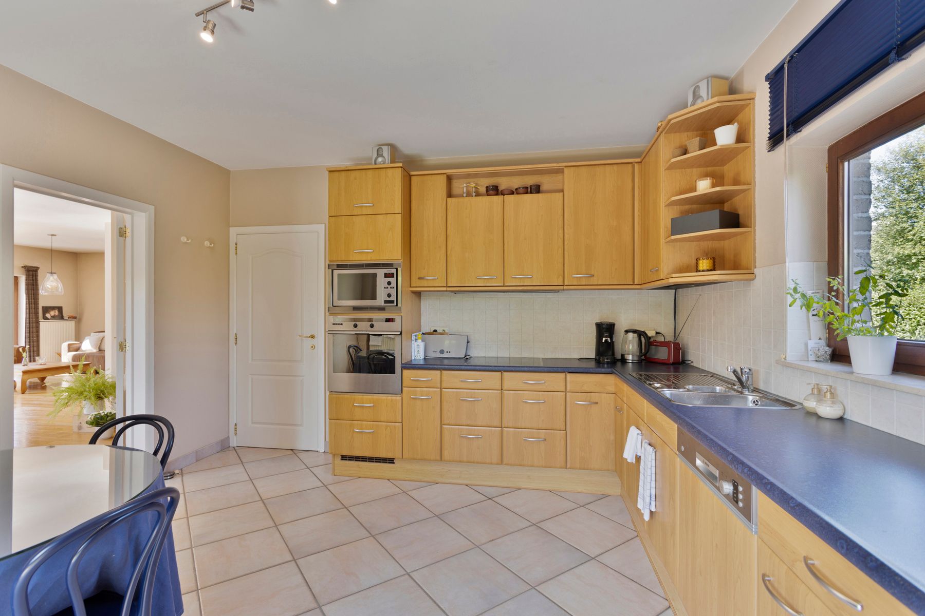 Instapklare villa gelegen op een toplocatie in Dilbeek! foto 13