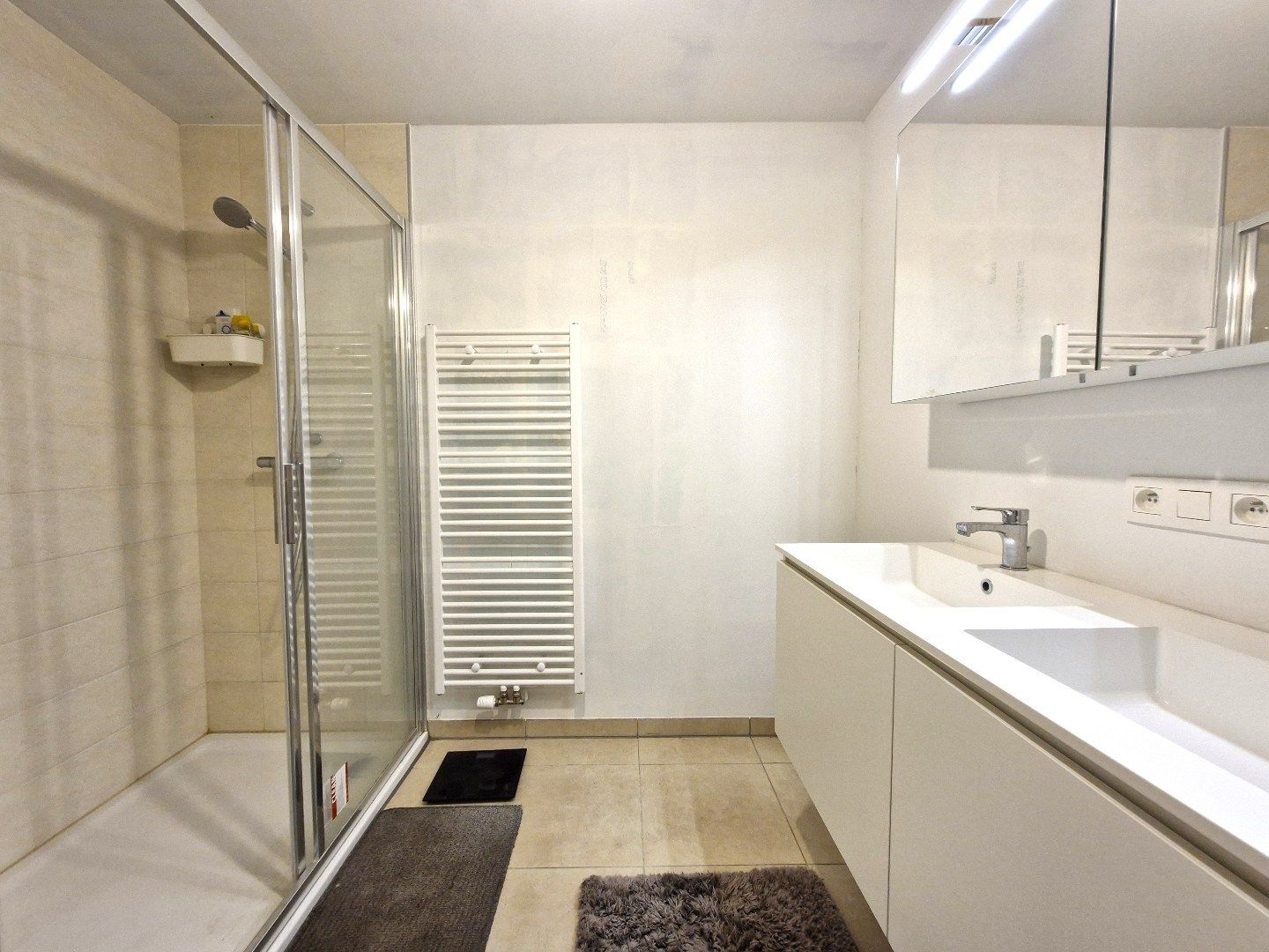 Nieuwbouwappartement met twee grote terrassen met open zichten over de jachthaven. foto 12