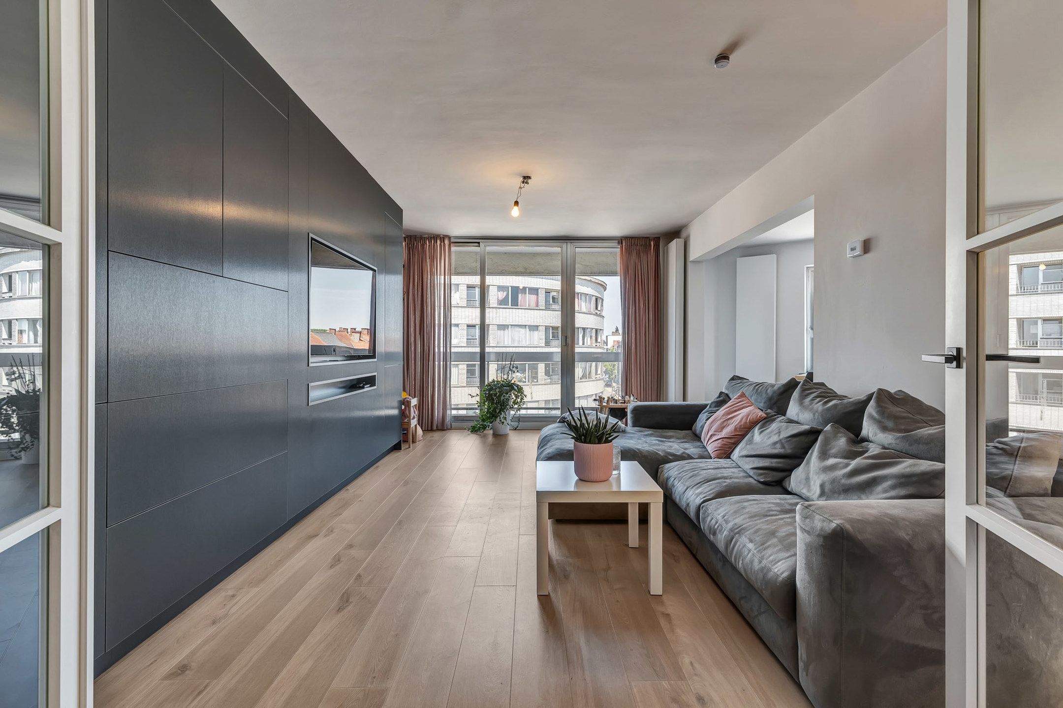 Prachtig gerenoveerd 3-slpk. app. centrum Deinze foto 4