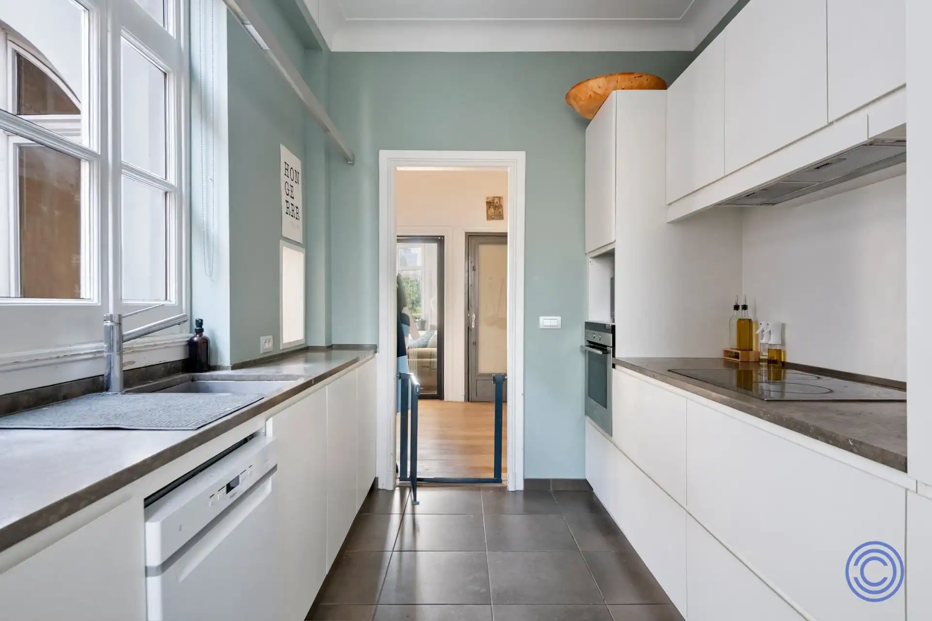 Karaktervol duplexappartement met terras in hartje Zurenborg! foto 7