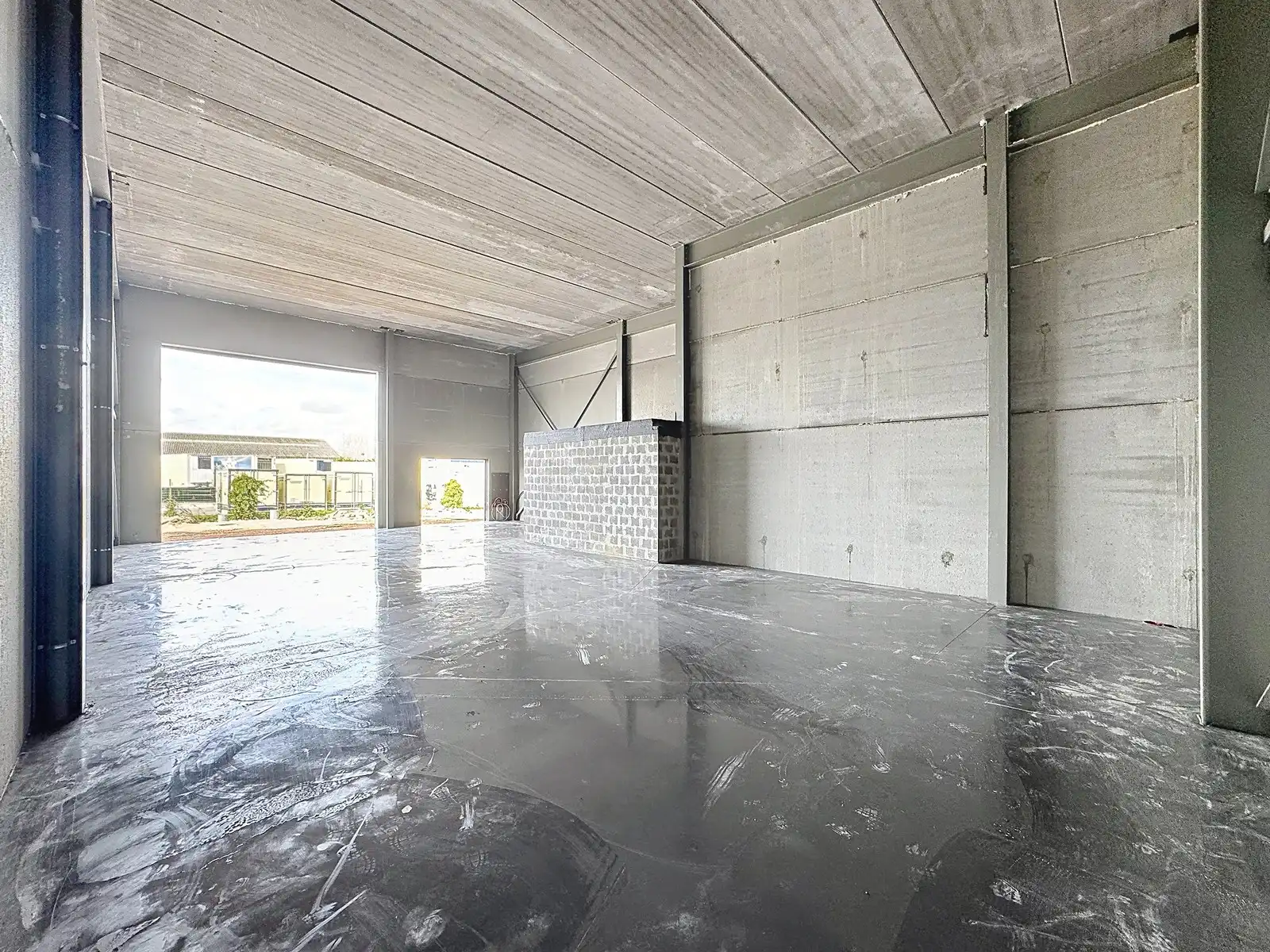 NIEUWE VOORWAARDEN! NB KANTOOR (164 m² - 1° verd.) met onderliggend MAGAZIJN (164 m² - op glv.), inclusief 6 private PARKEERPLAATSEN op industriezone "Schatting" te Zedelgem foto 5