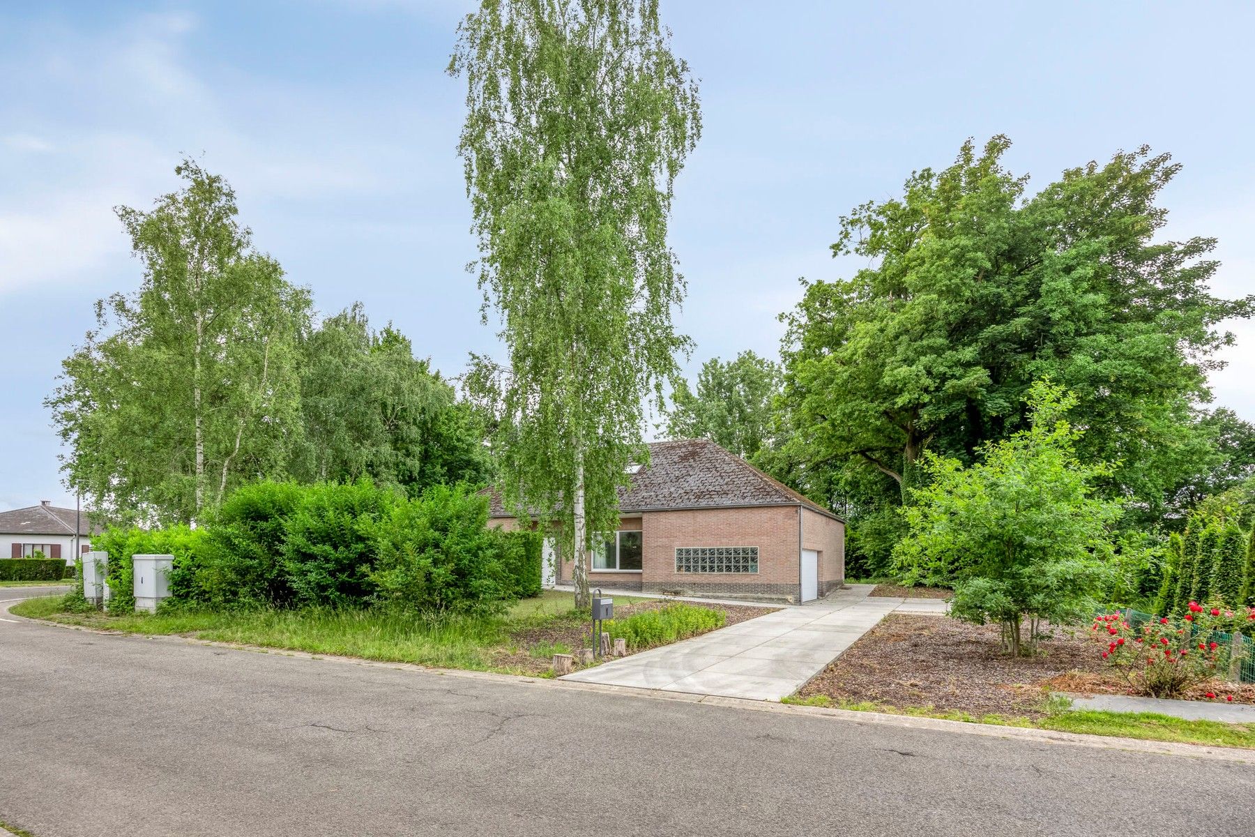 Ruime bungalow op groot perceel foto 35