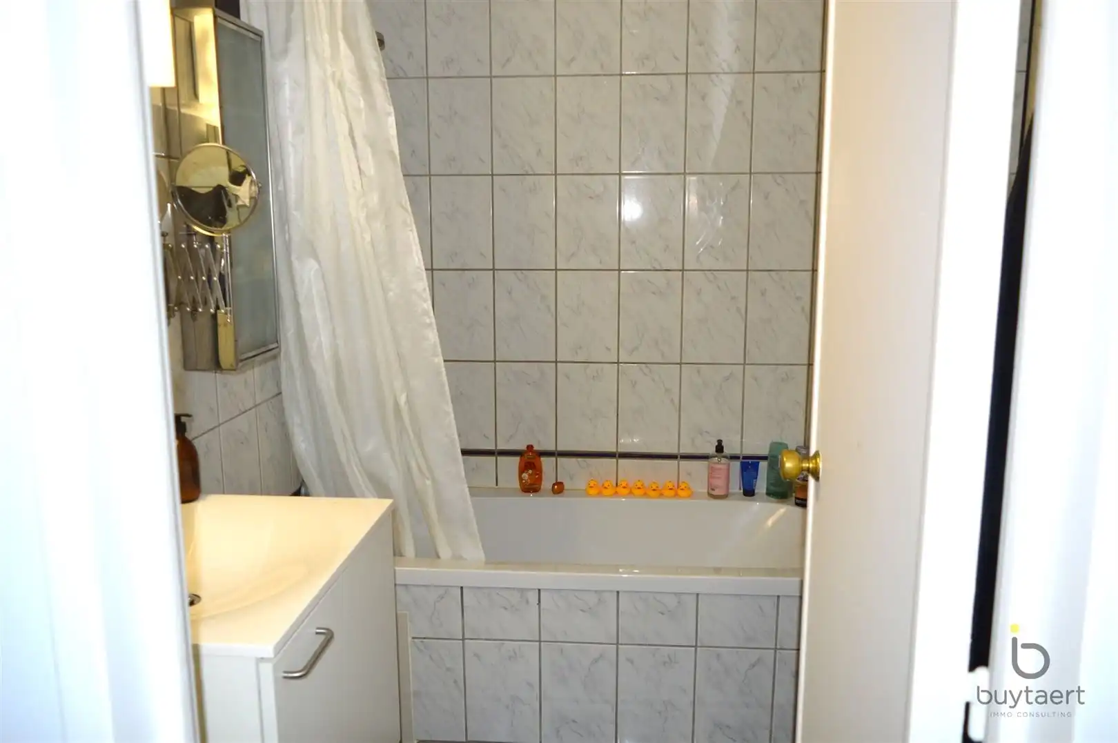 Gezellig en licht twee slaapkamer appartement aan het Stadspark! foto 8