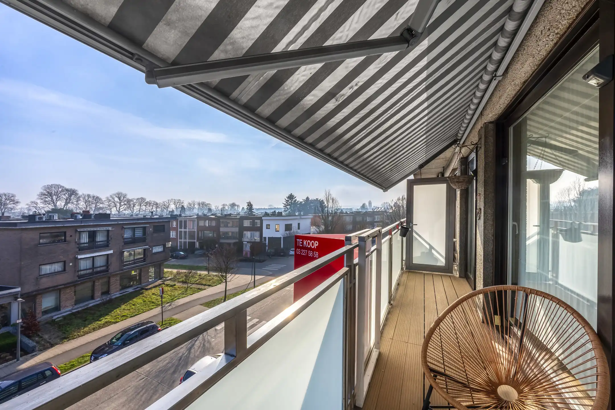 Zeer verzorgd en mooi appartement met 2 slaapkamers en terras foto 2