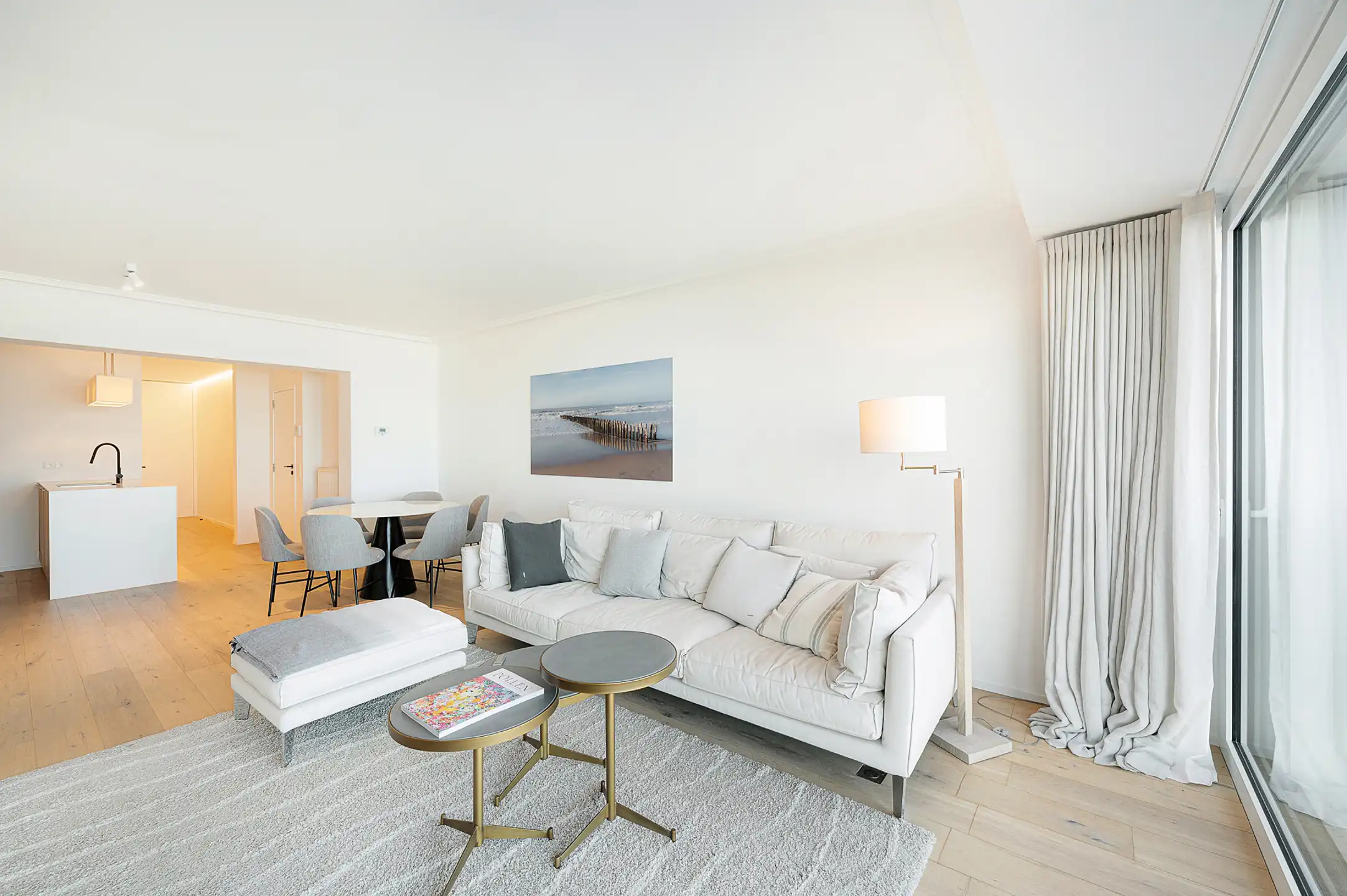 Stijlvol gerenoveerd appartement met frontaal zeezicht   foto 4