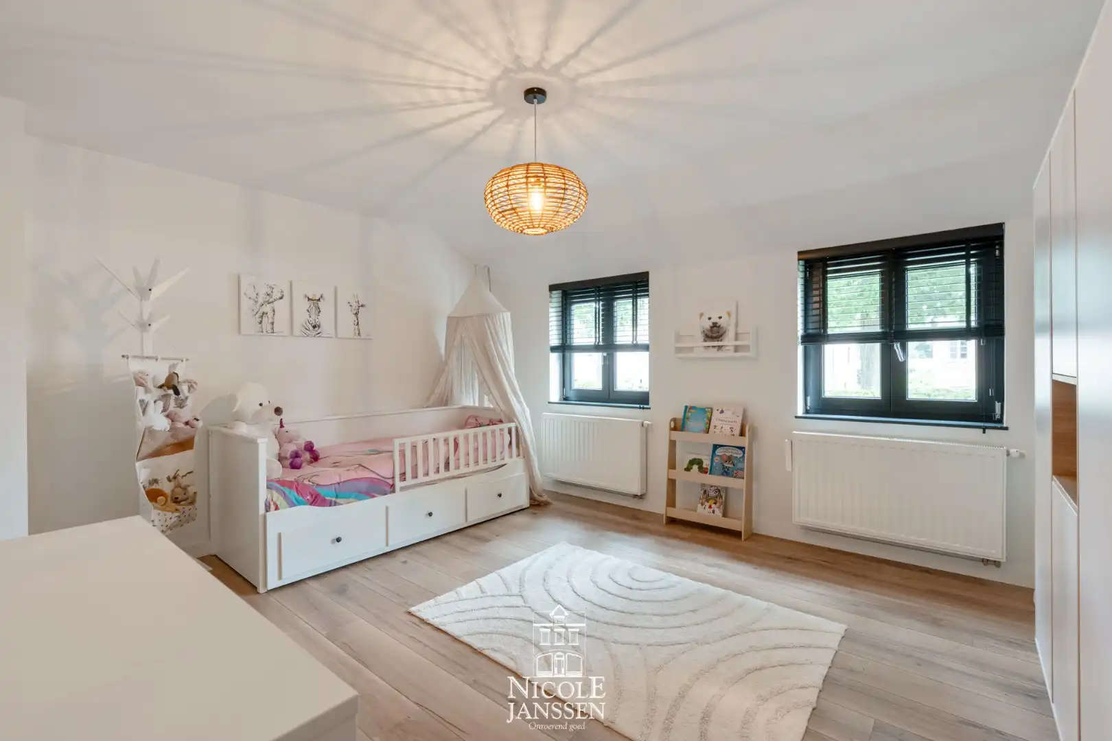 Luxueus afgewerkt landhuis met vier slaapkamers en gezellige tuin  foto 22