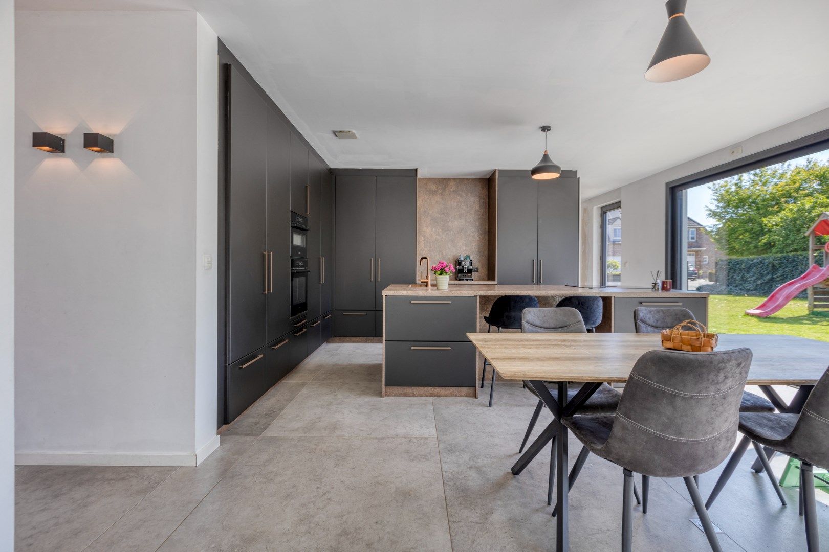 Zeer rustig gelegen energetische woning met 3/4 SLPKS !  foto 6