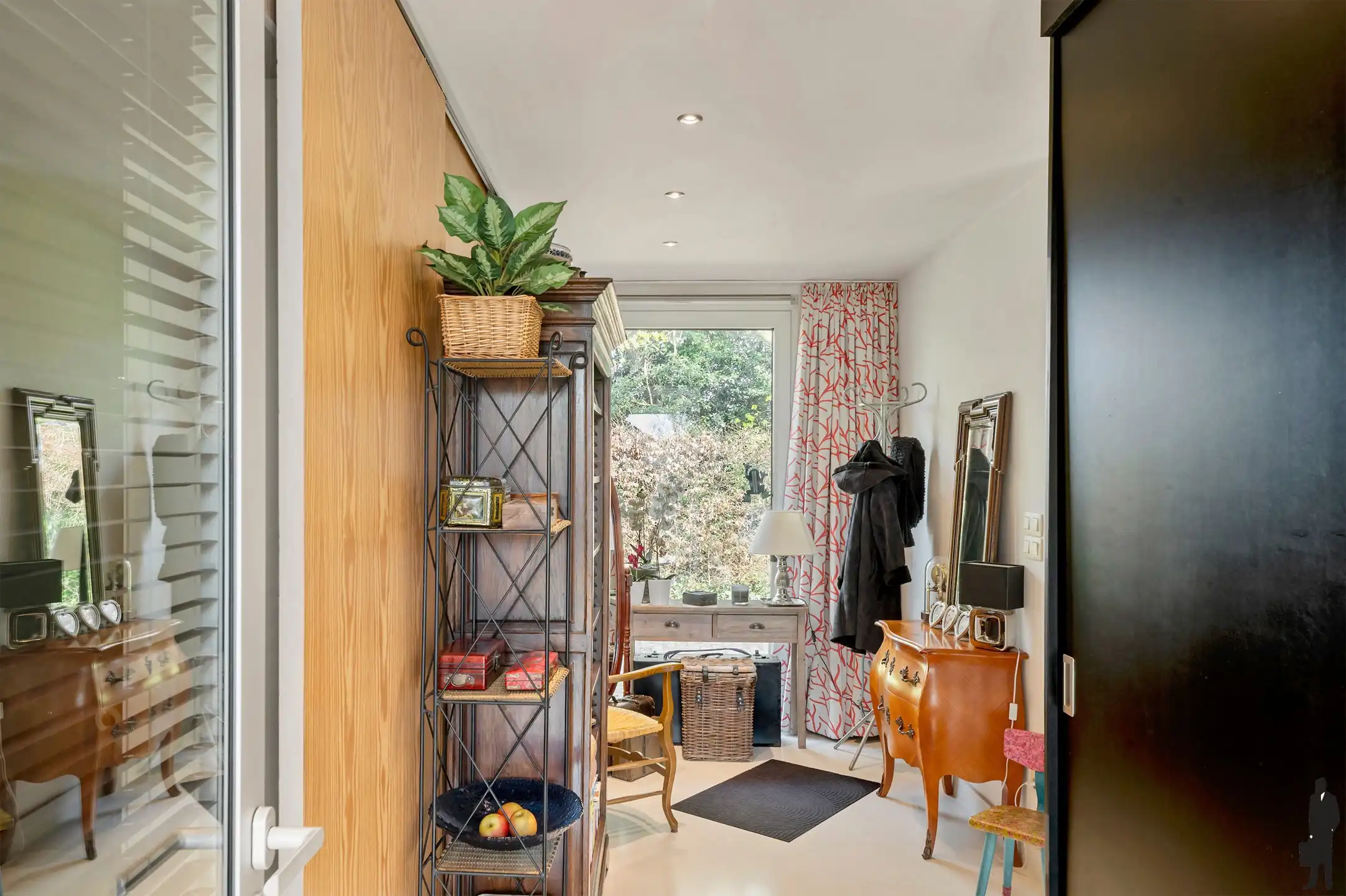 Ruime woning met zorgwoning foto 28