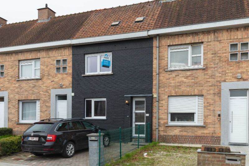 Roeselare : toffe gerenoveerde rijwoning aan de rand van Stad opp. 263 m2 voorzien van 2 grote slaapkamers en uitweg achteraan. foto 14